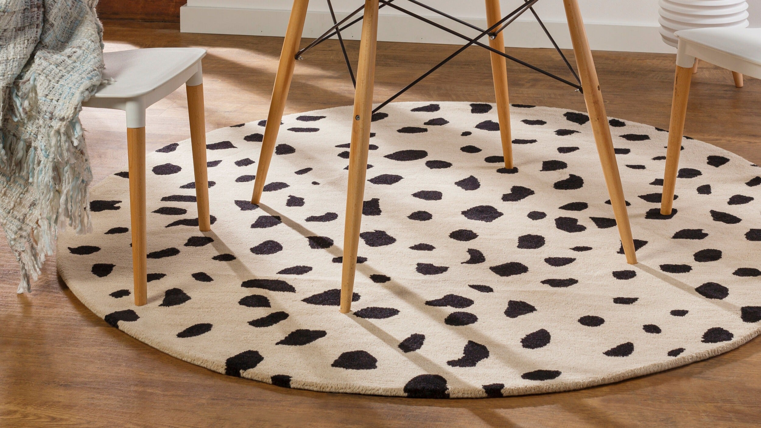 LIVABLISS Stella STLA-2443 Area Rug