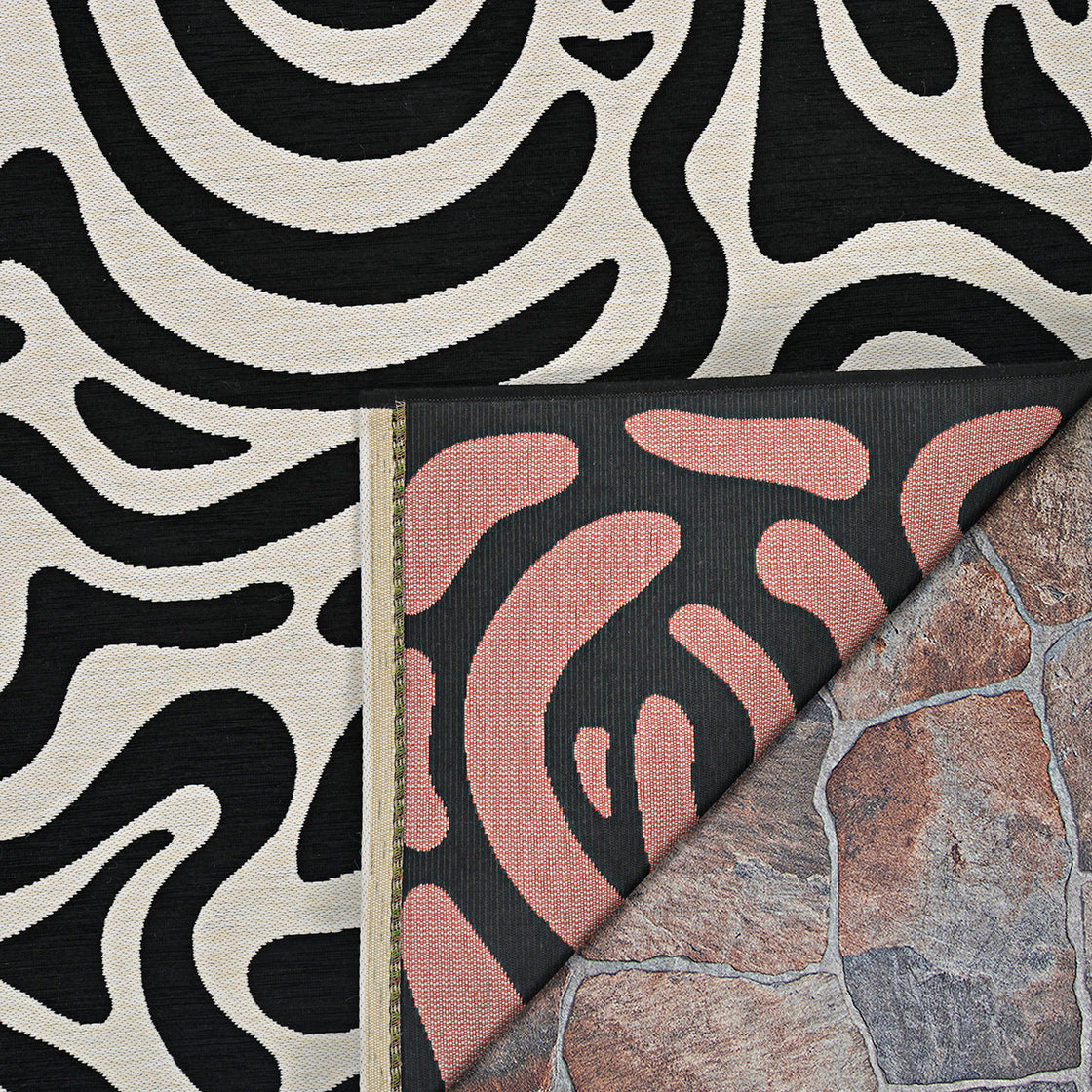 Couristan Castille Graffiti Black-White Area Rug