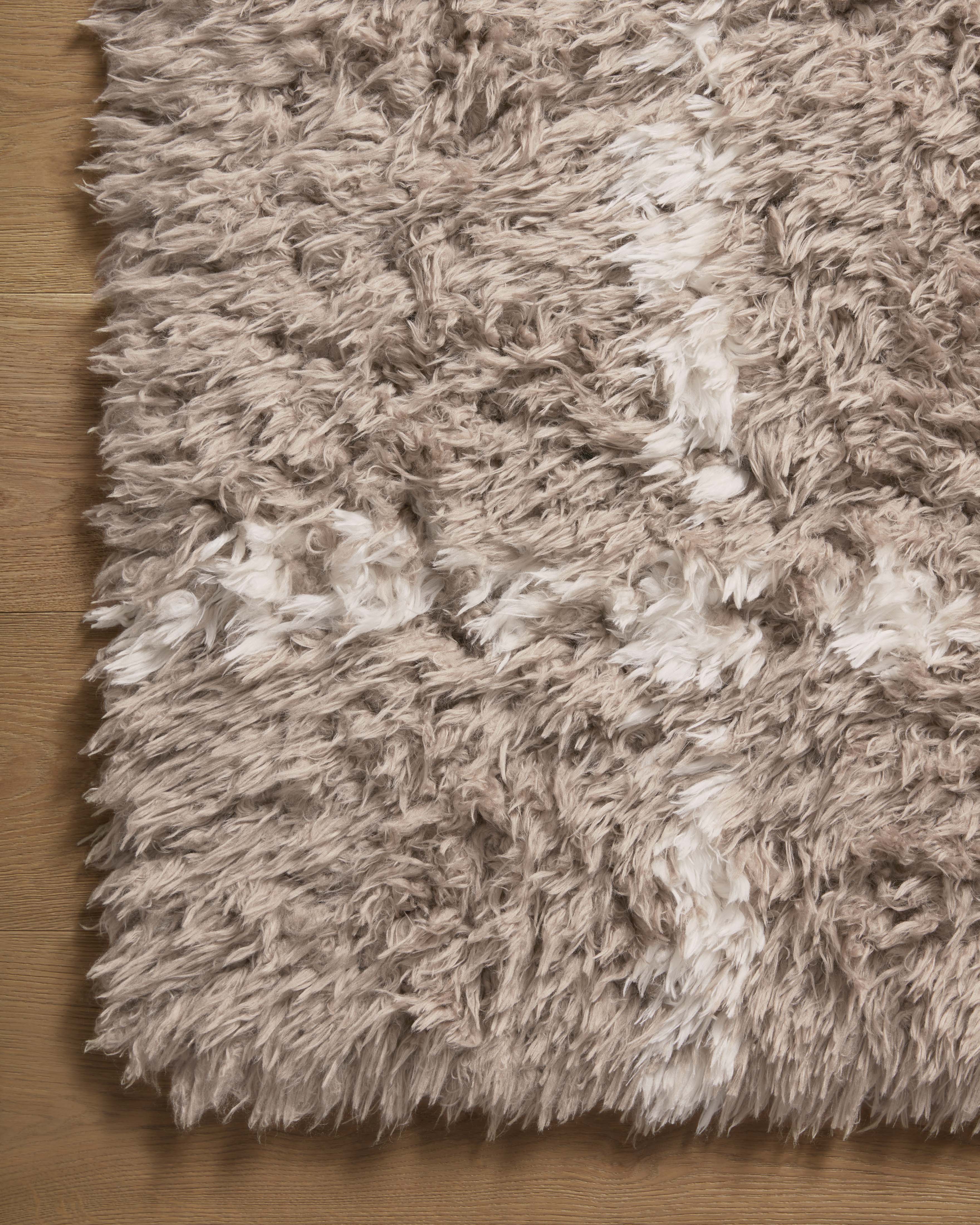 Angela Rose x Loloi Amira AMI-04 Khaki / Ivory Area Rug