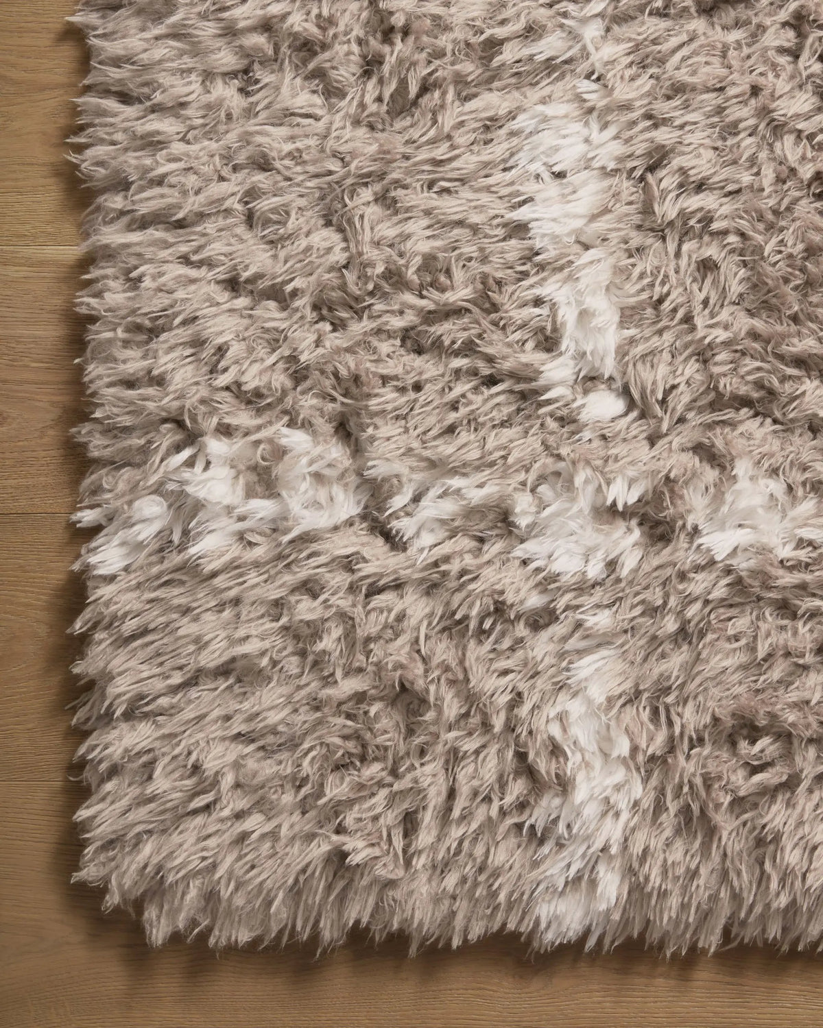 Amira AMI-04 Khaki / Ivory Area Rug by Angela Rose x Loloi