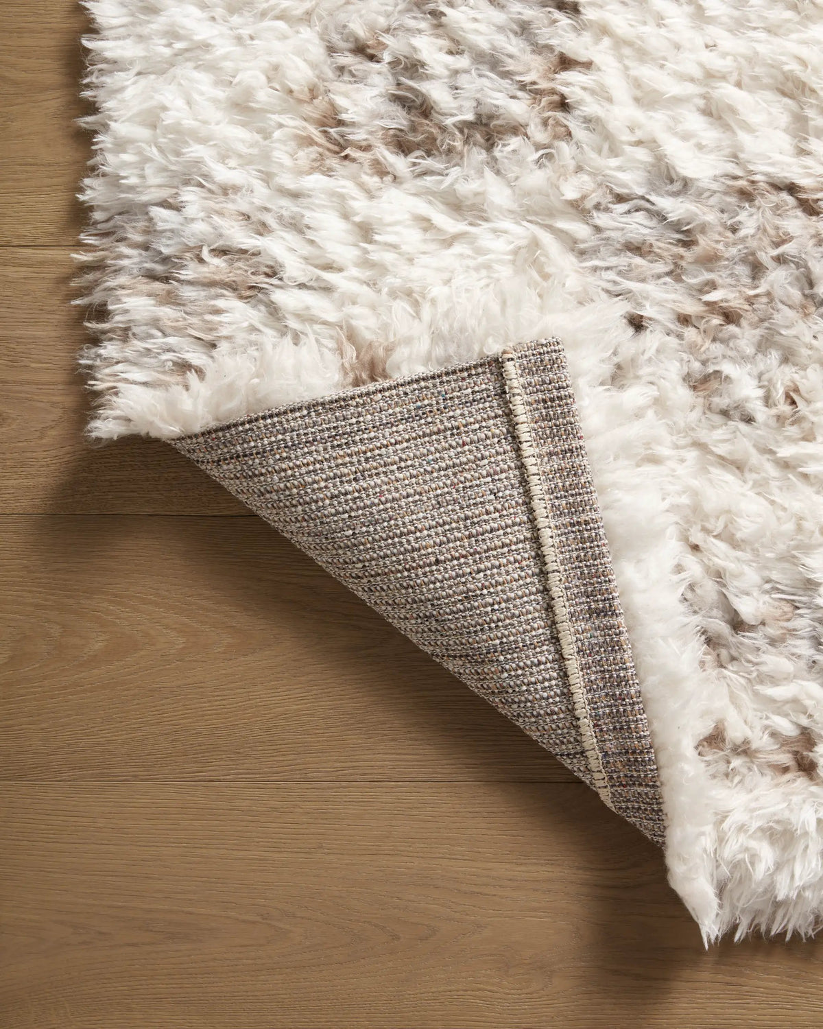 Amira AMI-05 Ivory / Pebble Area Rug by Angela Rose x Loloi