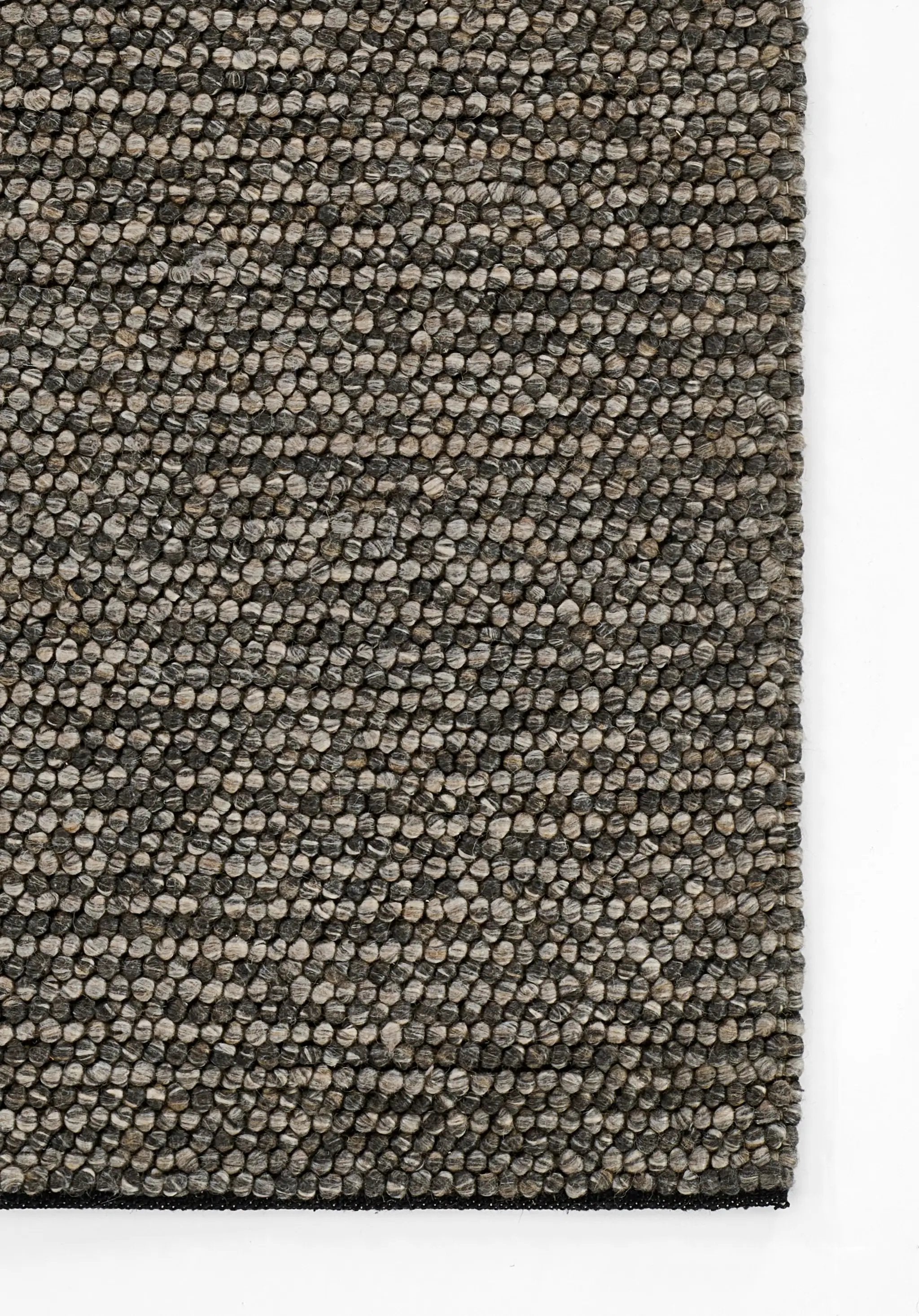 Andes AND-8 Charcoal Area Rug by Momeni