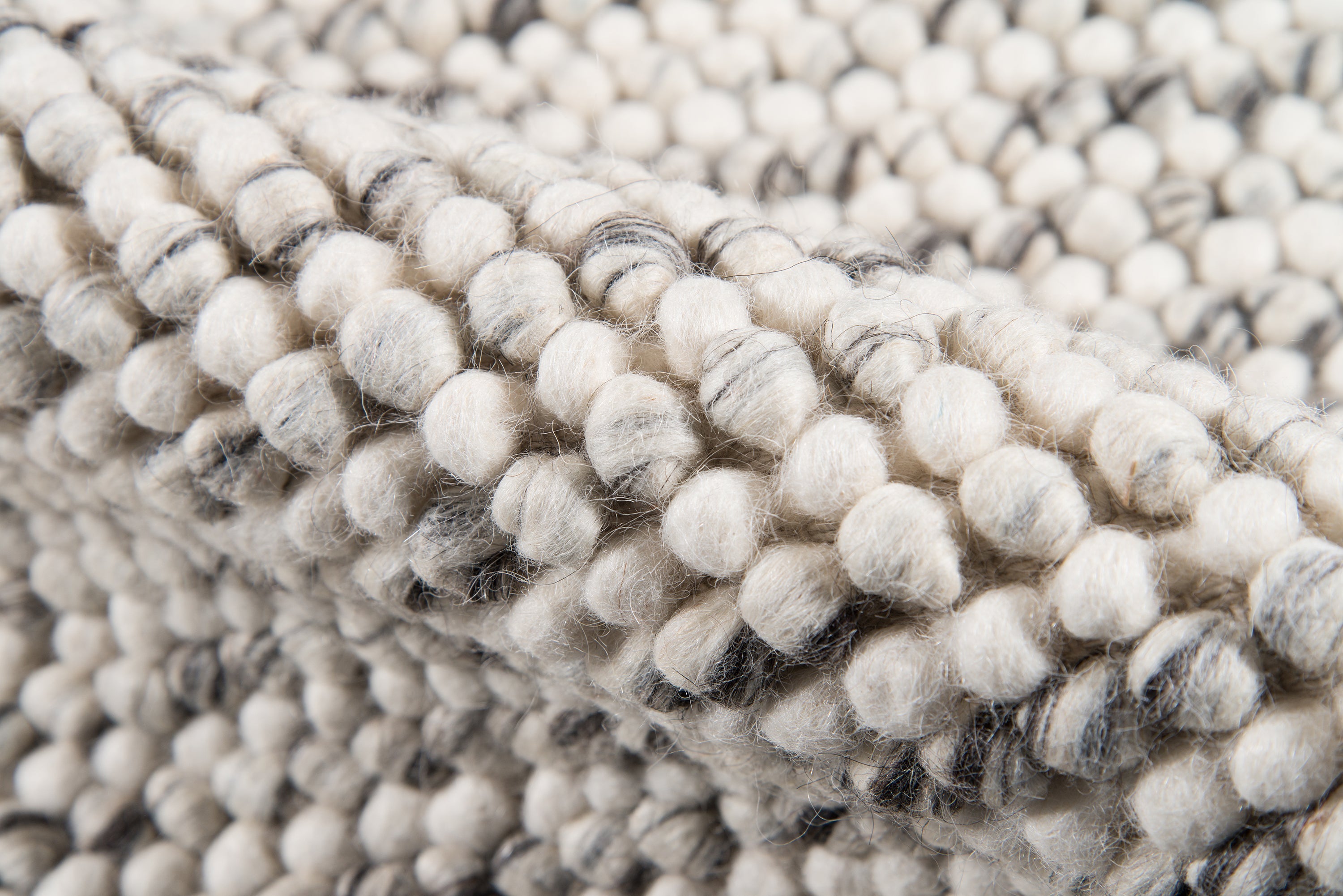 Momeni Andes AND-8 Ivory Hand Woven Area Rug