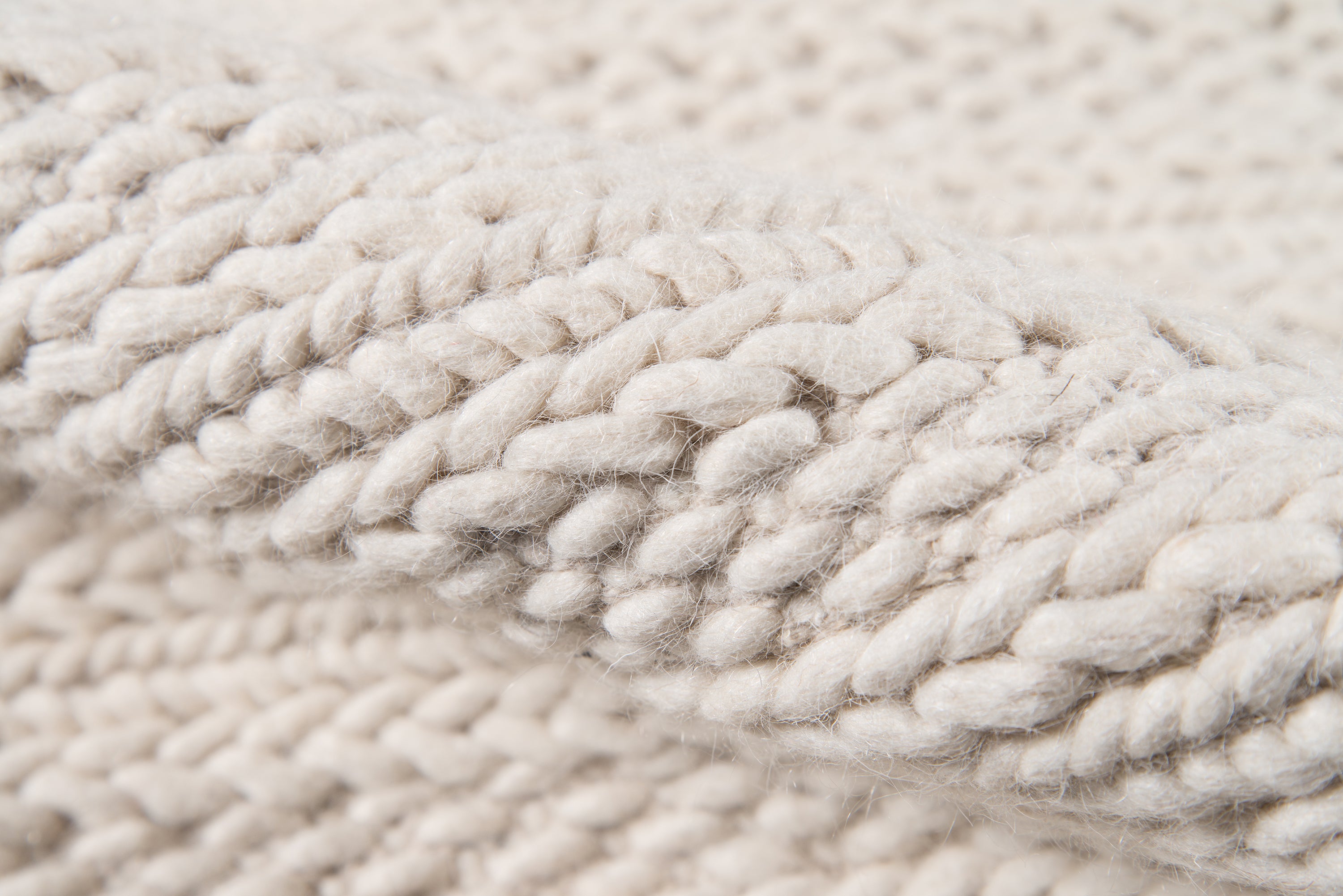 Momeni Andes AND-9 Ivory Hand Woven Area Rug