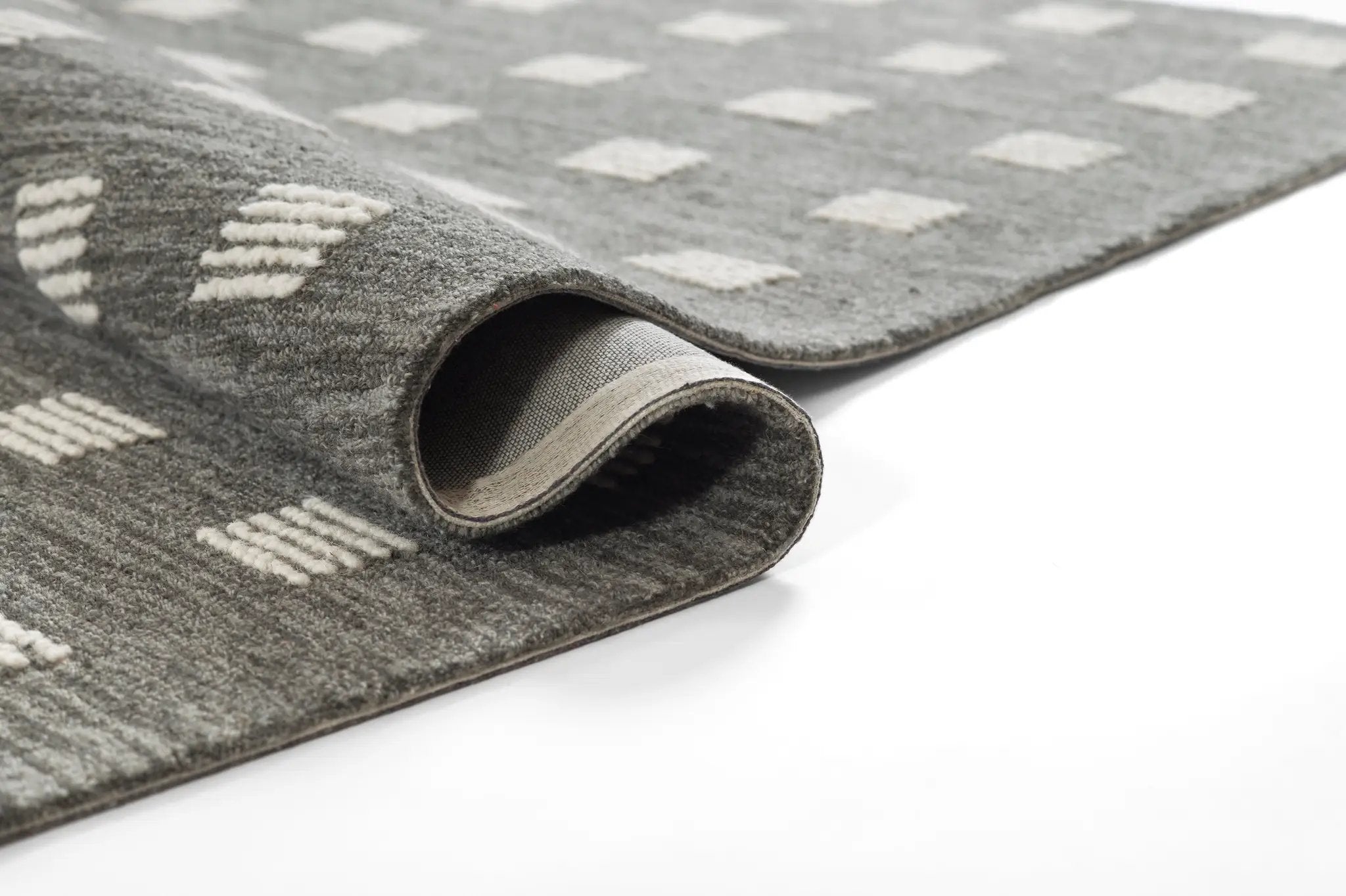 Archer ARC-1 Charcoal Area Rug by Momeni