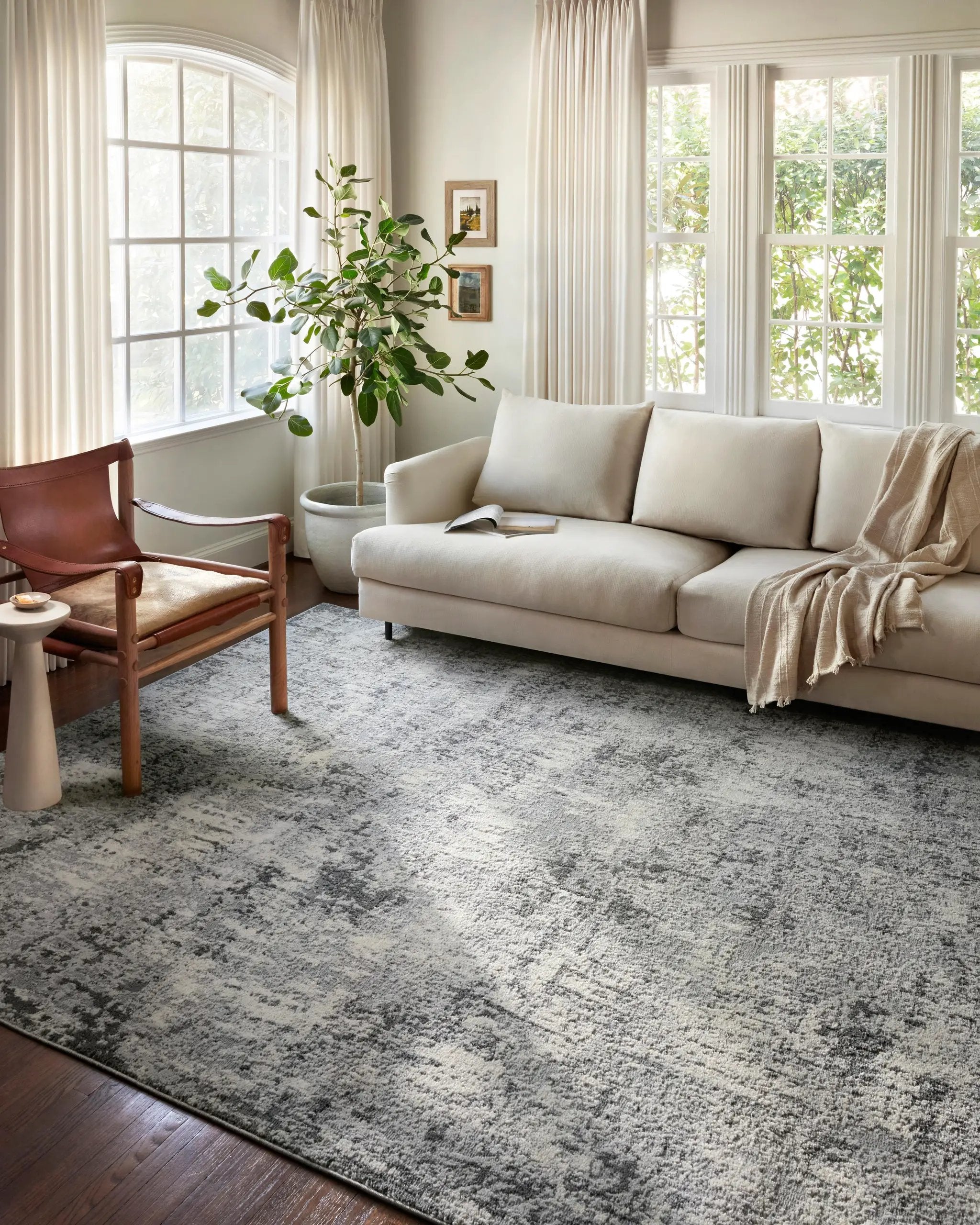 Austen AUS-01 Pebble / Charcoal Area Rug by Loloi