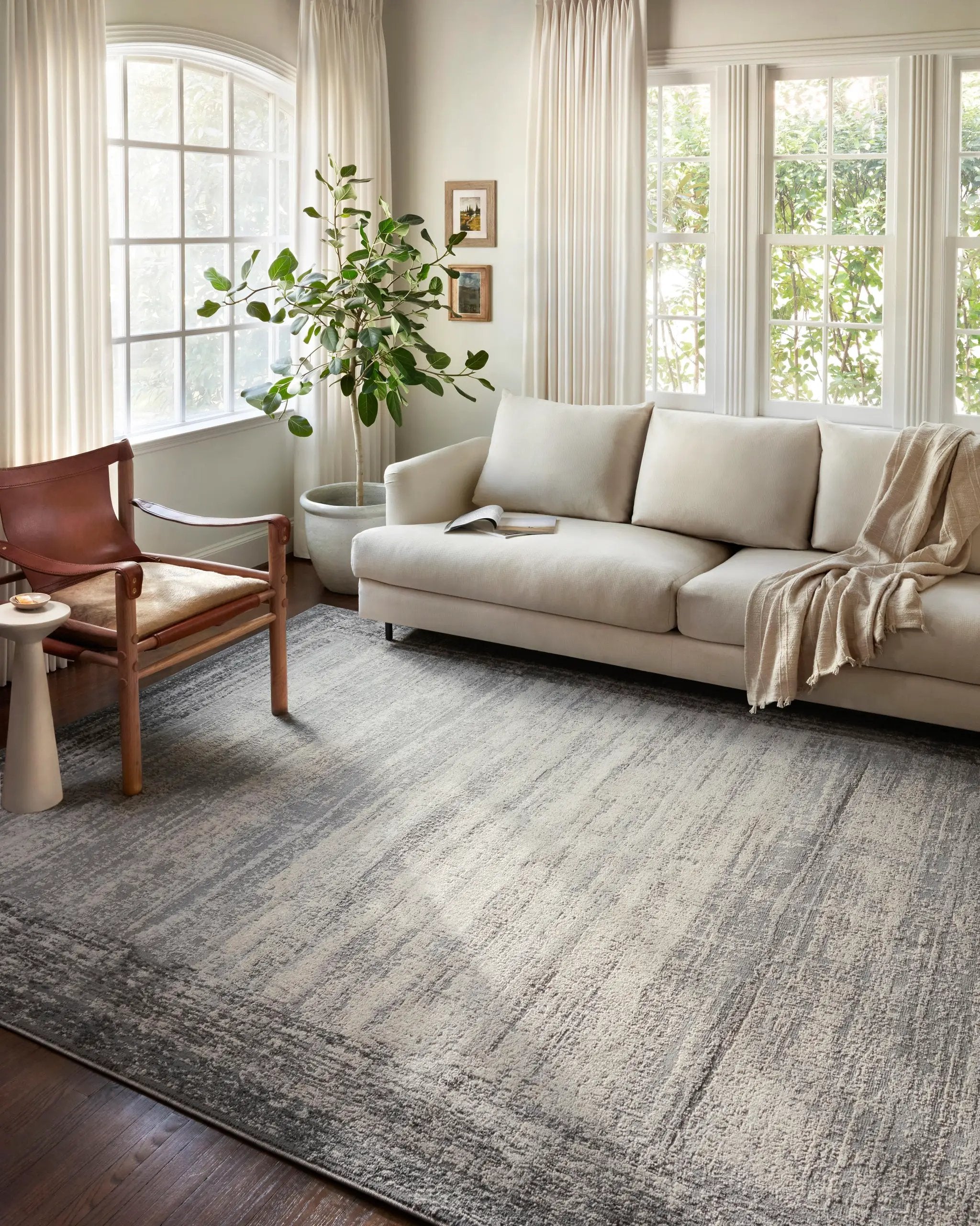 Austen AUS-02 Pebble / Charcoal Area Rug by Loloi