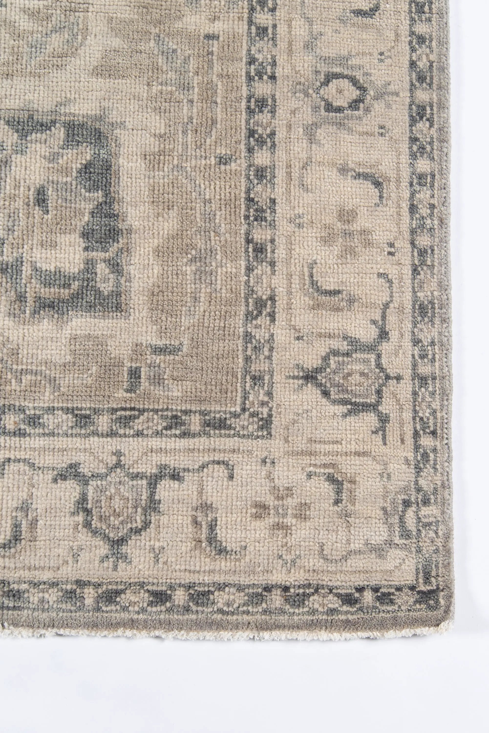Banaras BNR-4 Gray Area Rug by Momeni