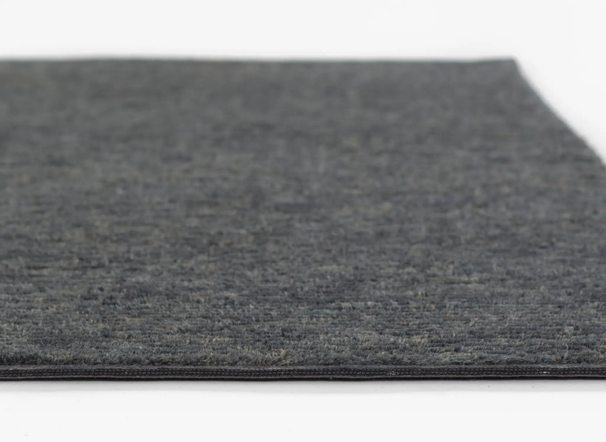 Bebe BEB-1 Charcoal Area Rug by Momeni