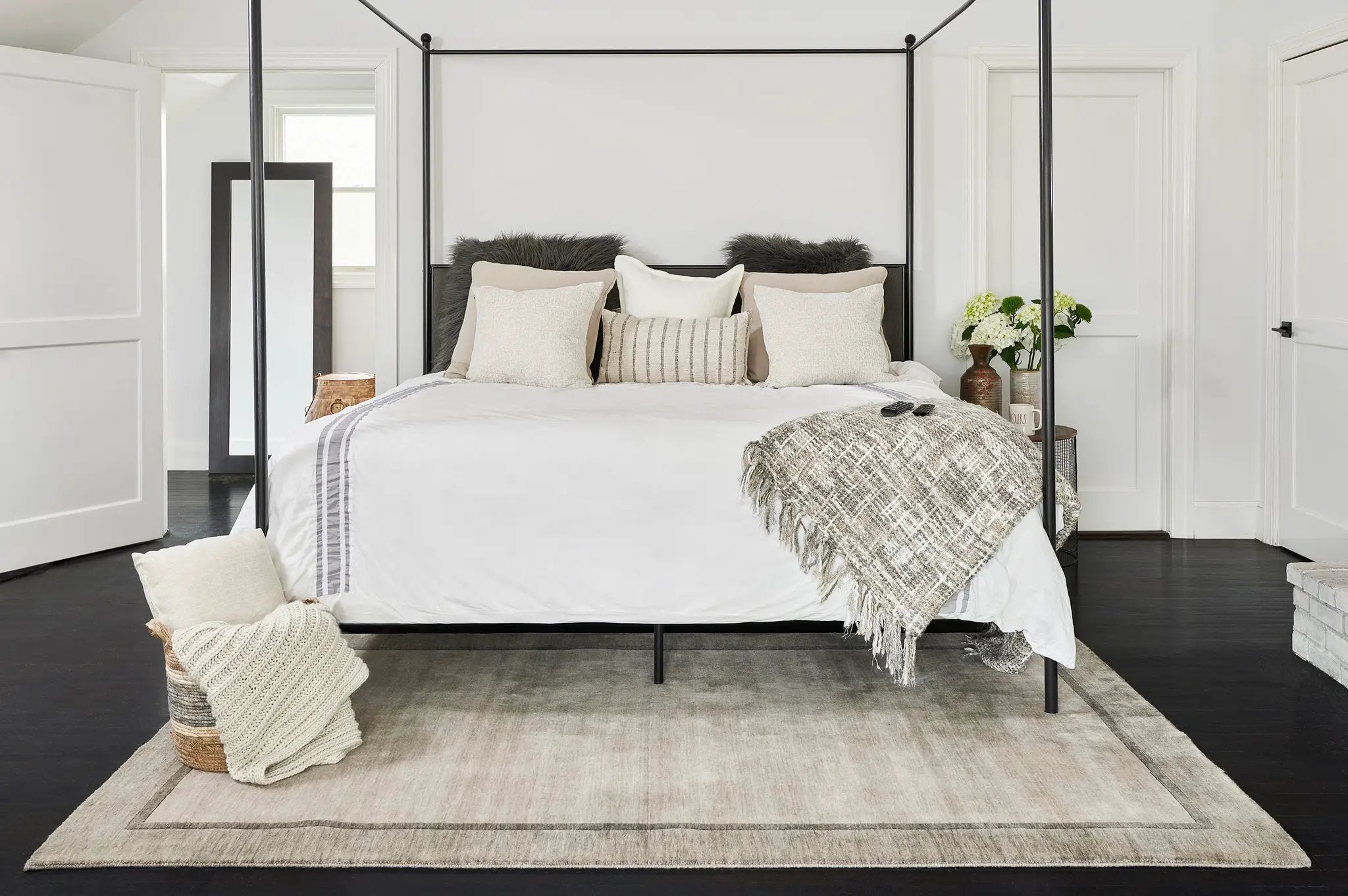 Beckton BEC-1 Gray Area Rug by Momeni