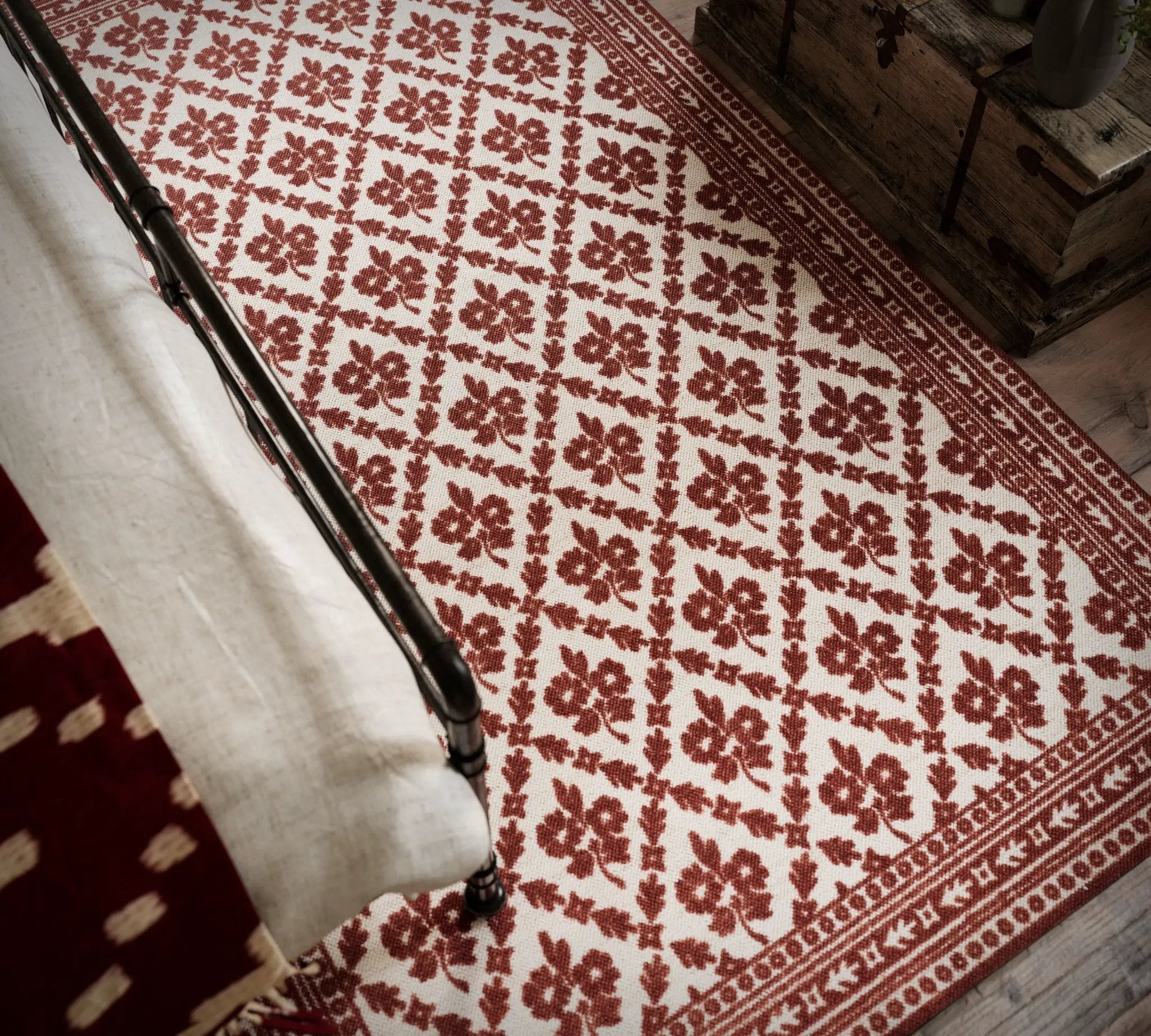 Bibury BIB-1 Red Area Rug by Momeni