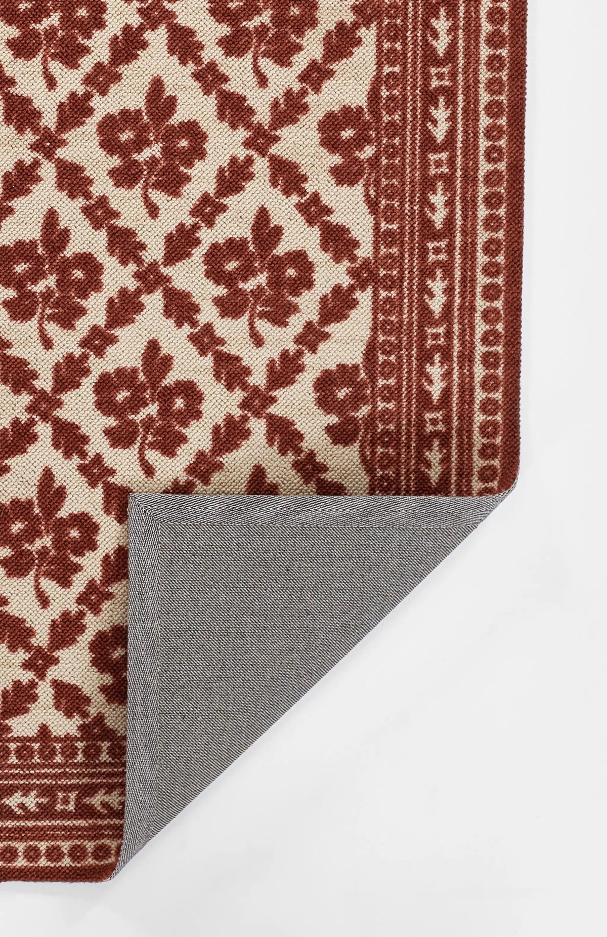 Bibury BIB-1 Red Area Rug by Momeni
