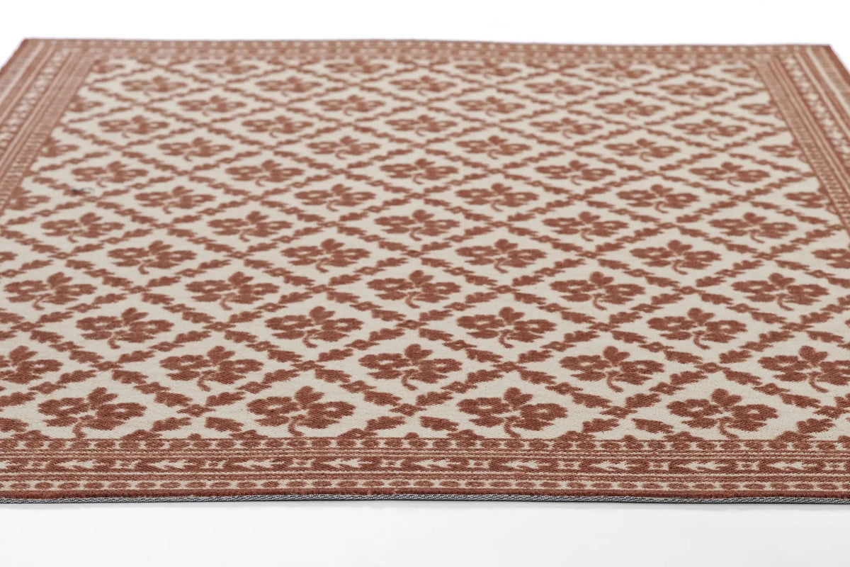Bibury BIB-1 Red Area Rug by Momeni