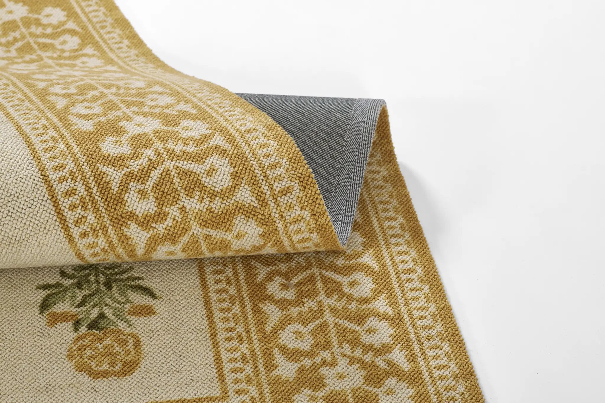 Bibury BIB-4 Gold Area Rug by Momeni