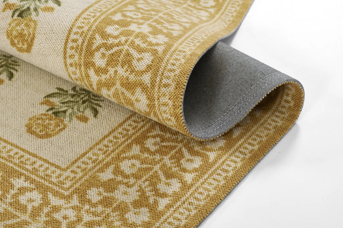 Bibury BIB-4 Gold Area Rug by Momeni