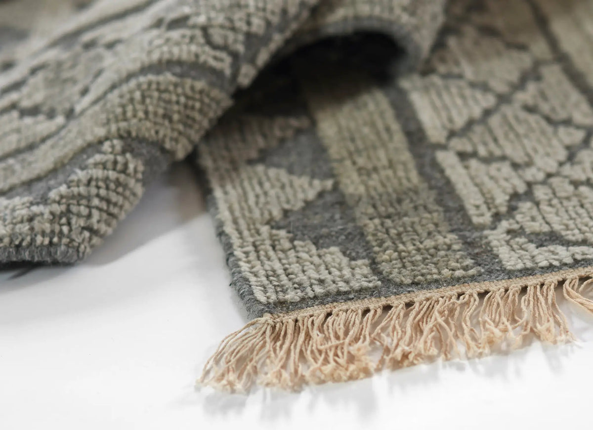 Bristol BRS-10 Gray Area Rug by Momeni