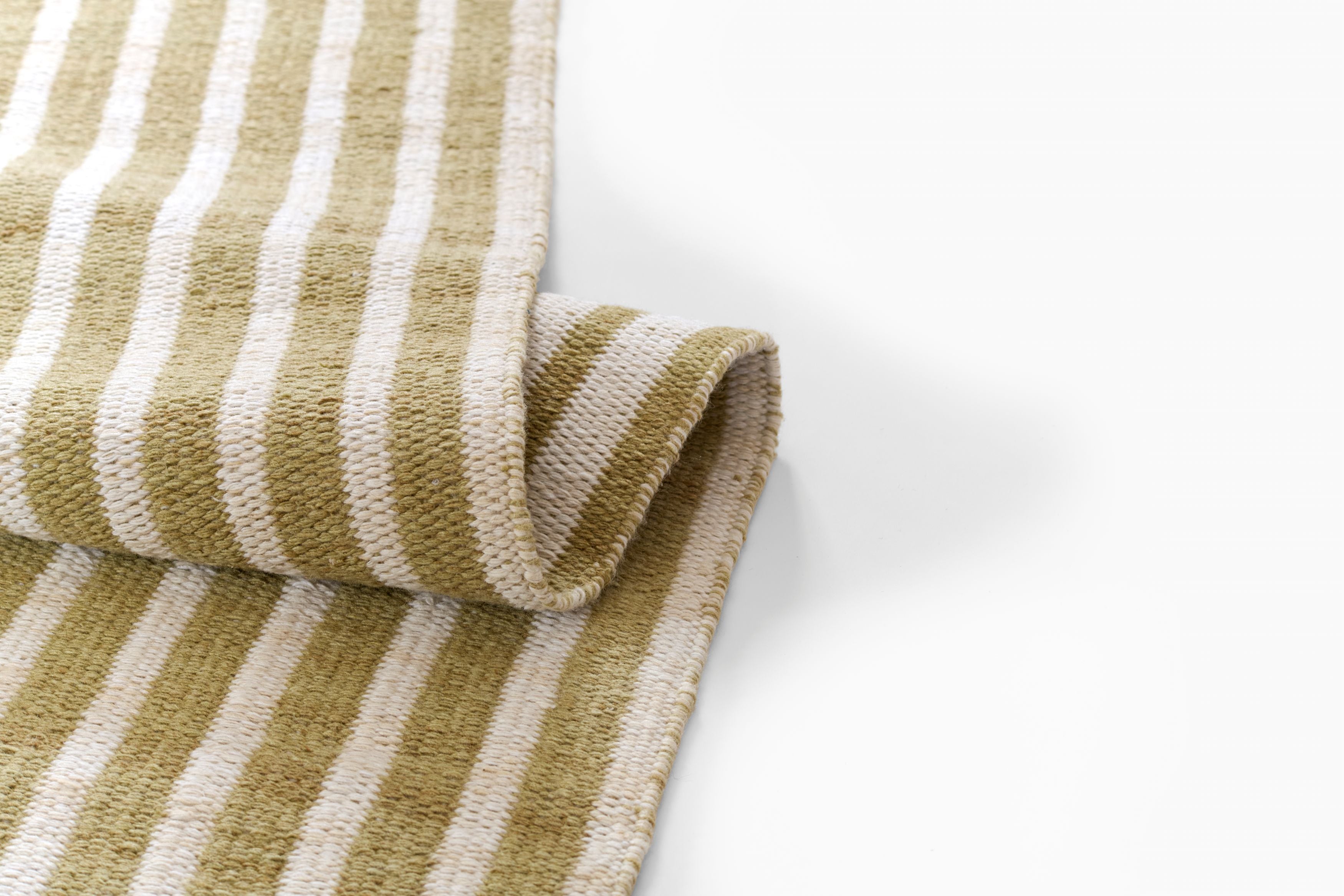 Caicos CAI-4 Green Area Rug, nature-inspired sustainable PET flatwoven rug