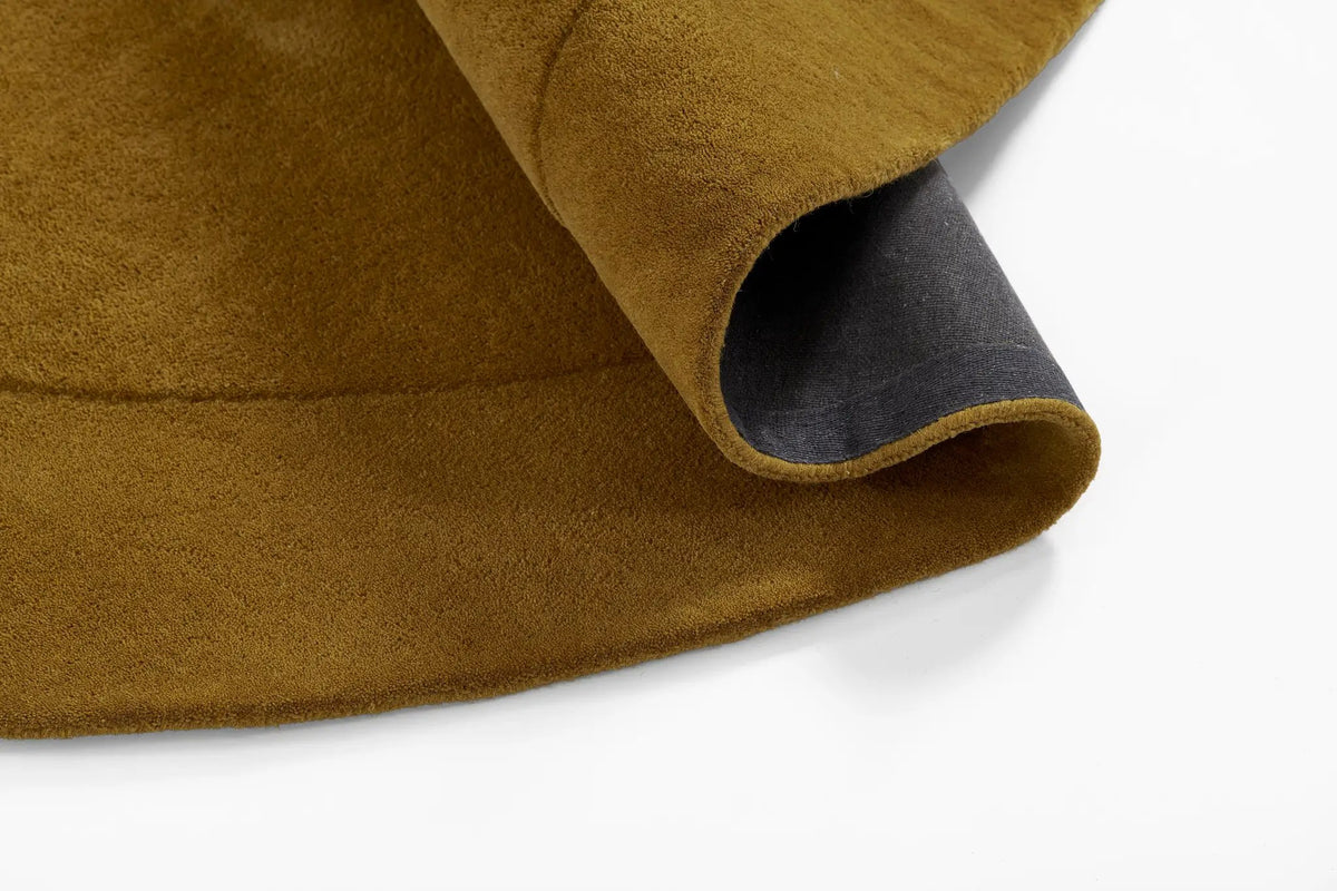 Claude CUD-1 Turmeric Area Rug by Momeni