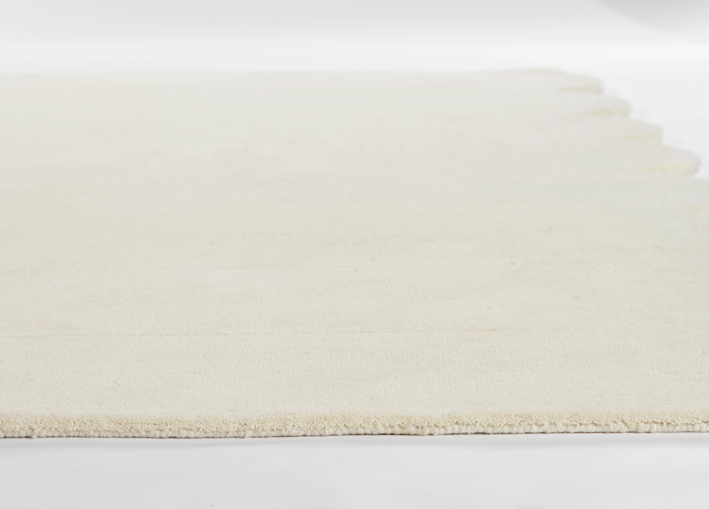 Momeni Claude CUD-2 Ivory Hand Tufted Area Rug