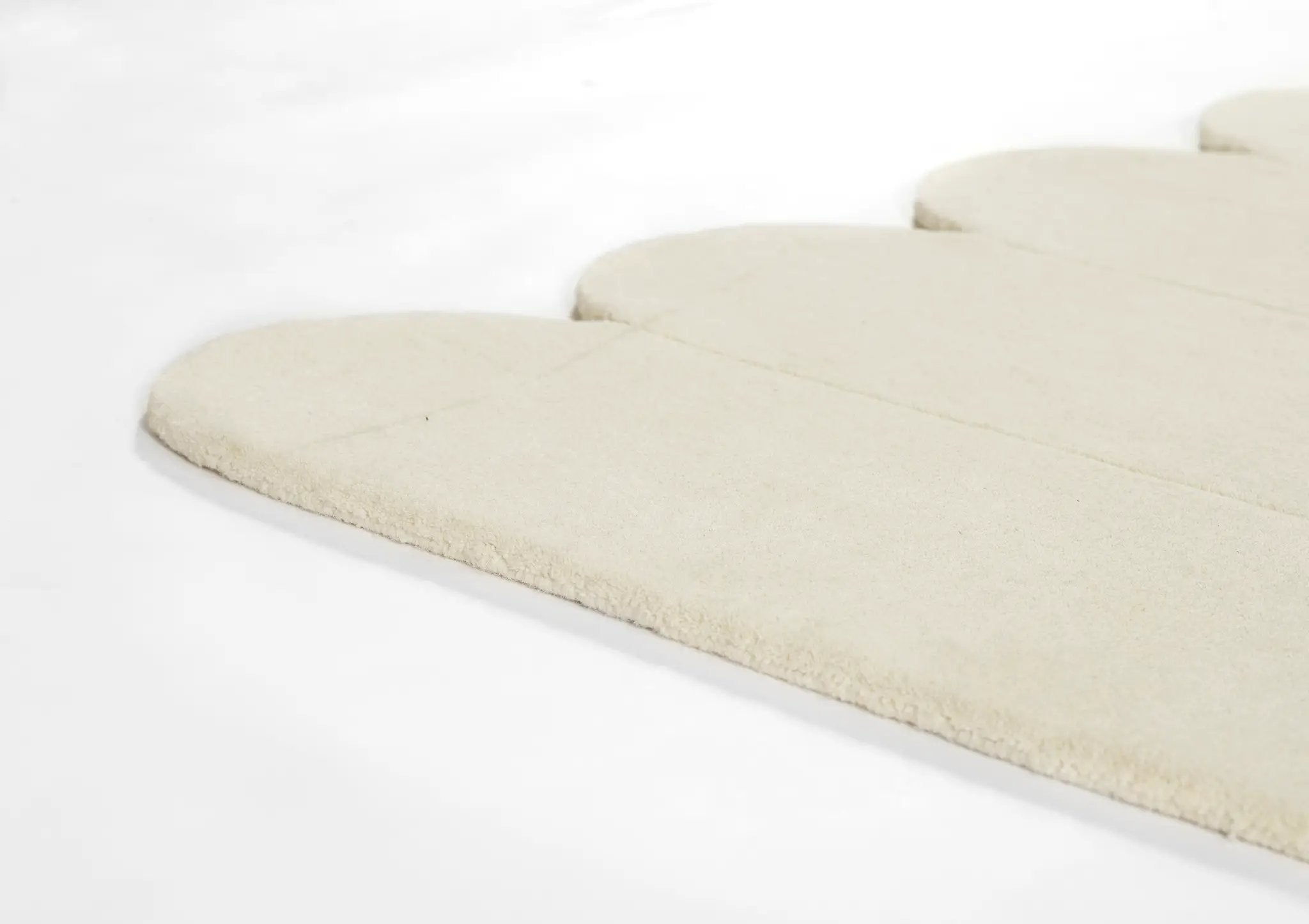 Claude CUD-2 Ivory Area Rug by Momeni