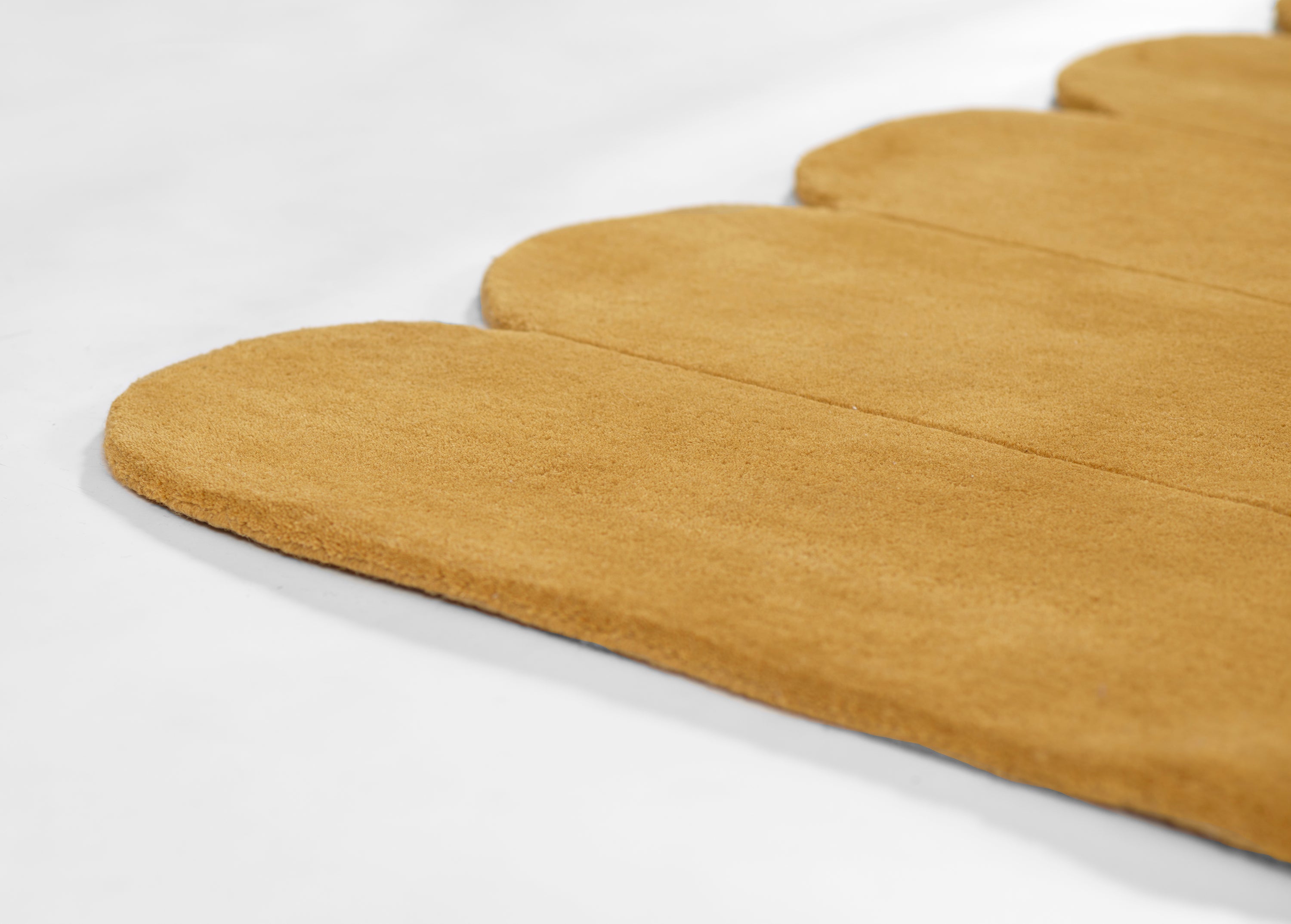 Momeni Claud CUD-2 Tumeric Hand Tufted Area Rug
