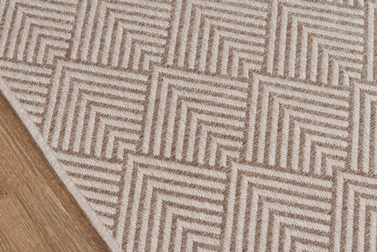Como COM-3 Beige Area Rug by Momeni