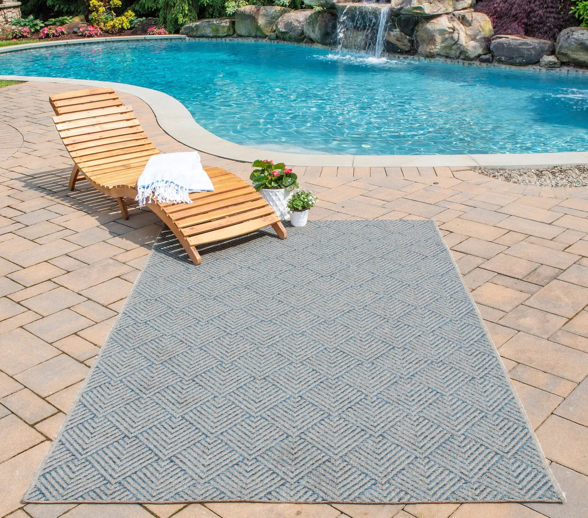 Como COM-3 Blue Area Rug by Momeni