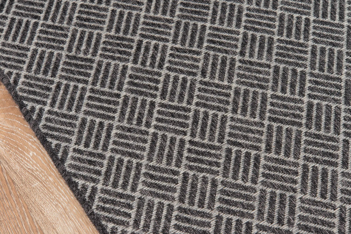 Como COM-4 Charcoal Area Rug by Momeni