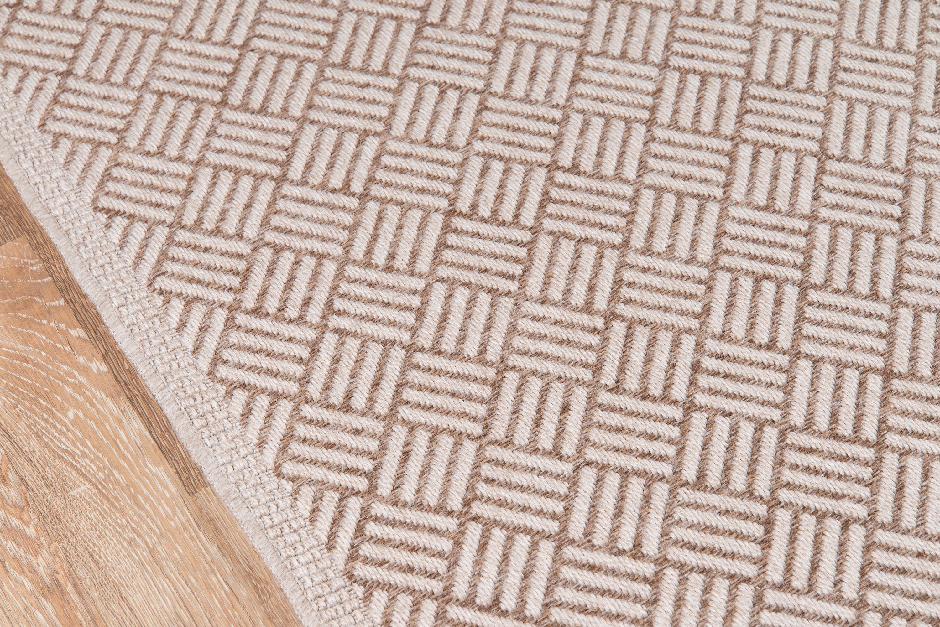 Momeni Como COM-4 Tan Indoor/Outdoor Area Rug
