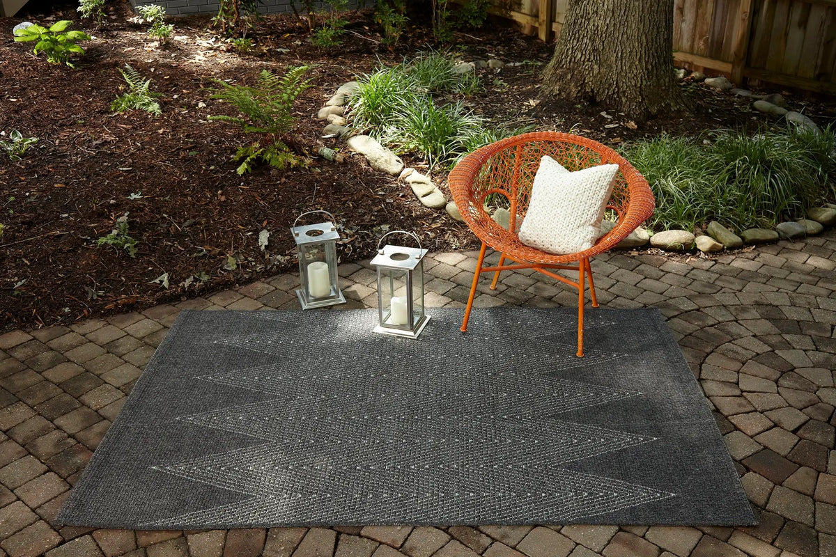 Como COM-5 Charcoal Area Rug by Momeni