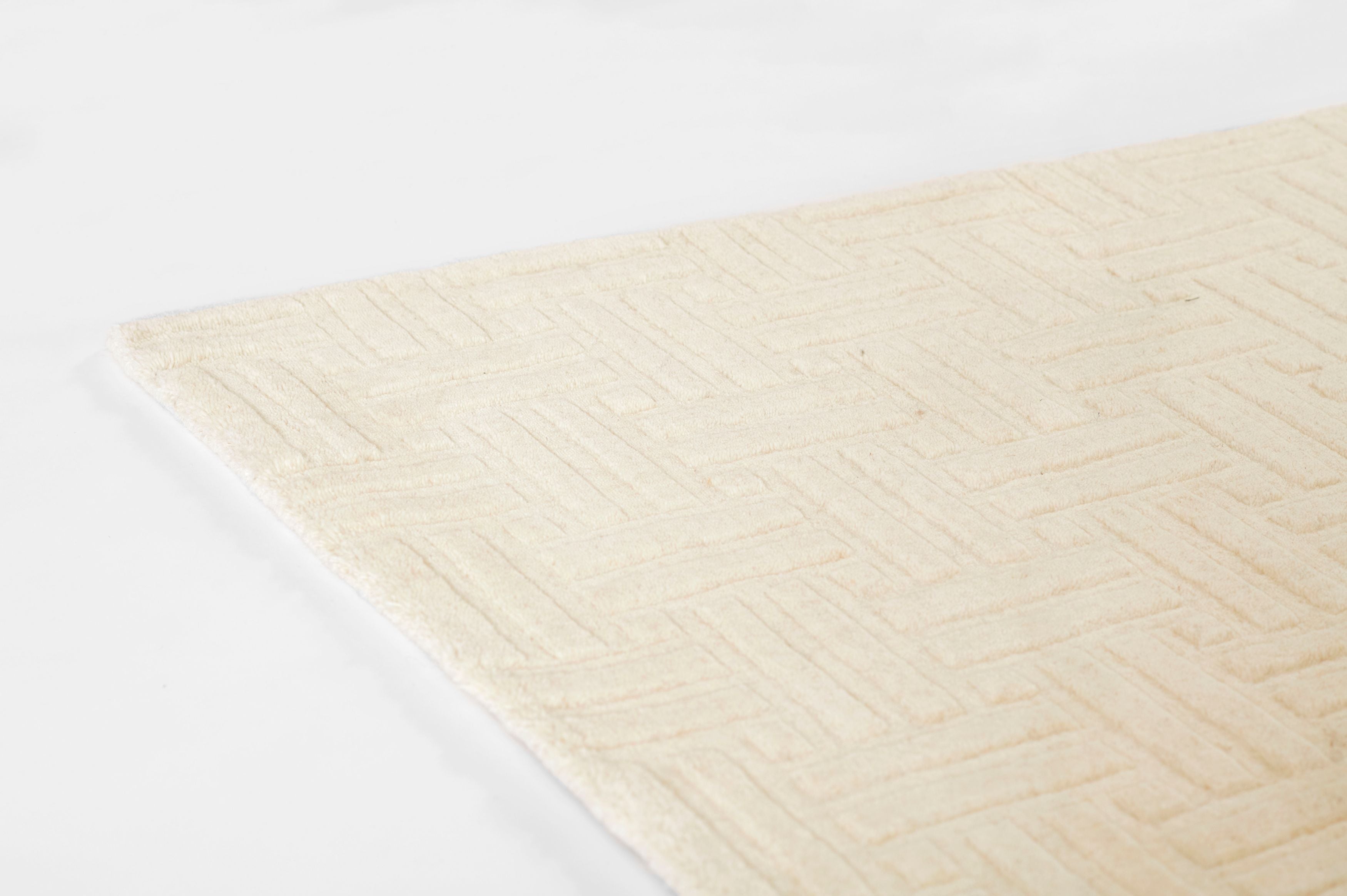Momeni Contour CON-5 Ivory Area Rug