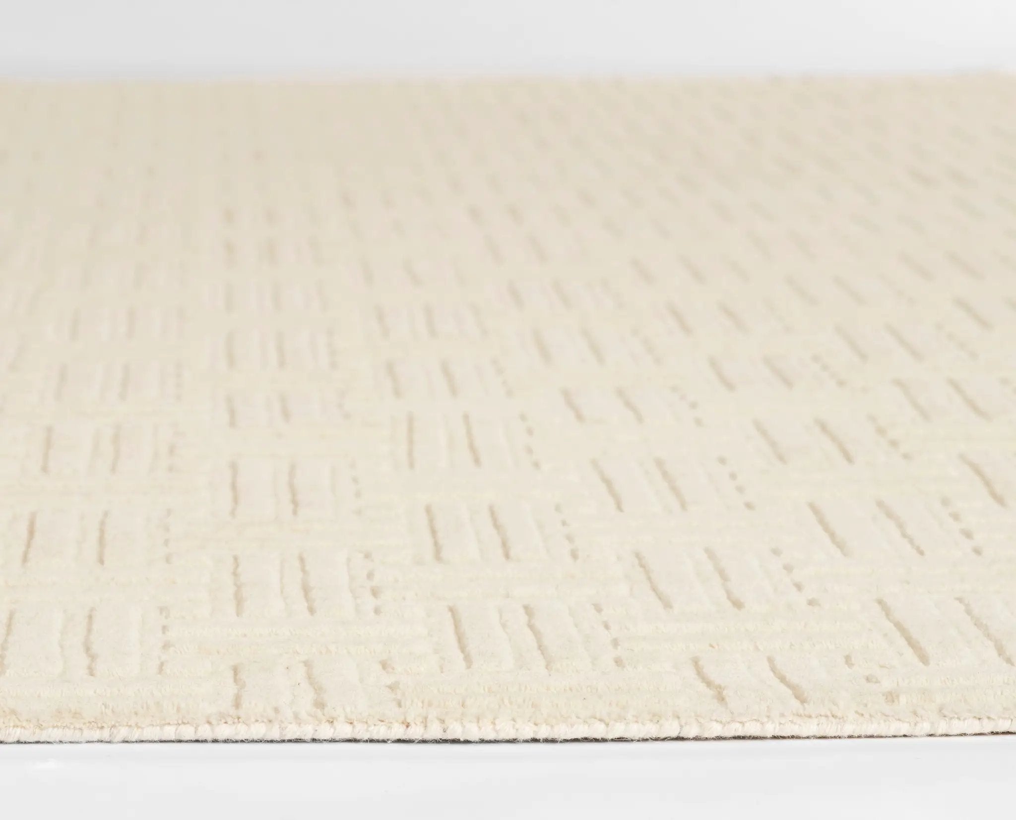 Contour CON-5 Ivory Area Rug by Momeni
