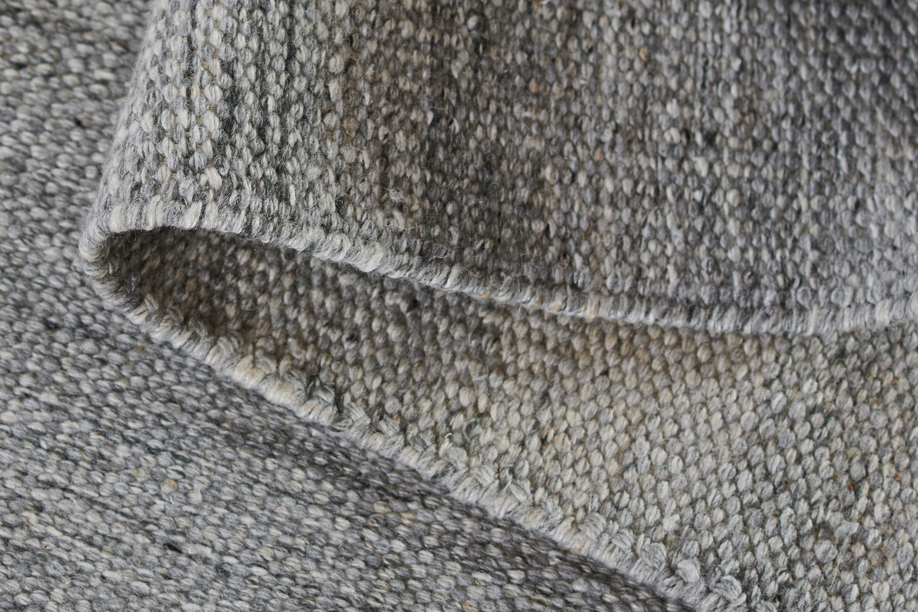 Momeni Cove CV-01 Silver Hand Woven Area Rug