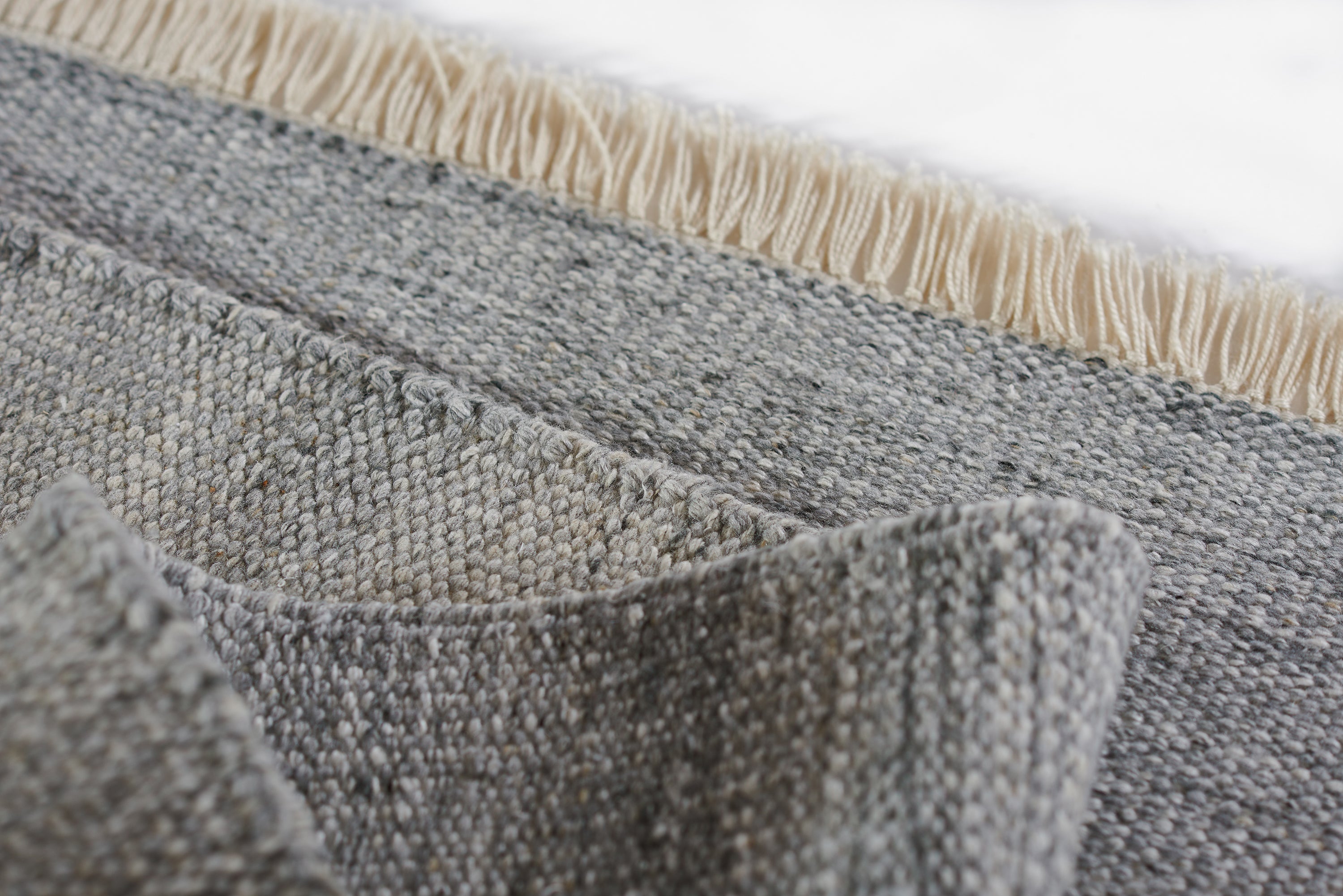 Momeni Cove CV-01 Silver Hand Woven Area Rug