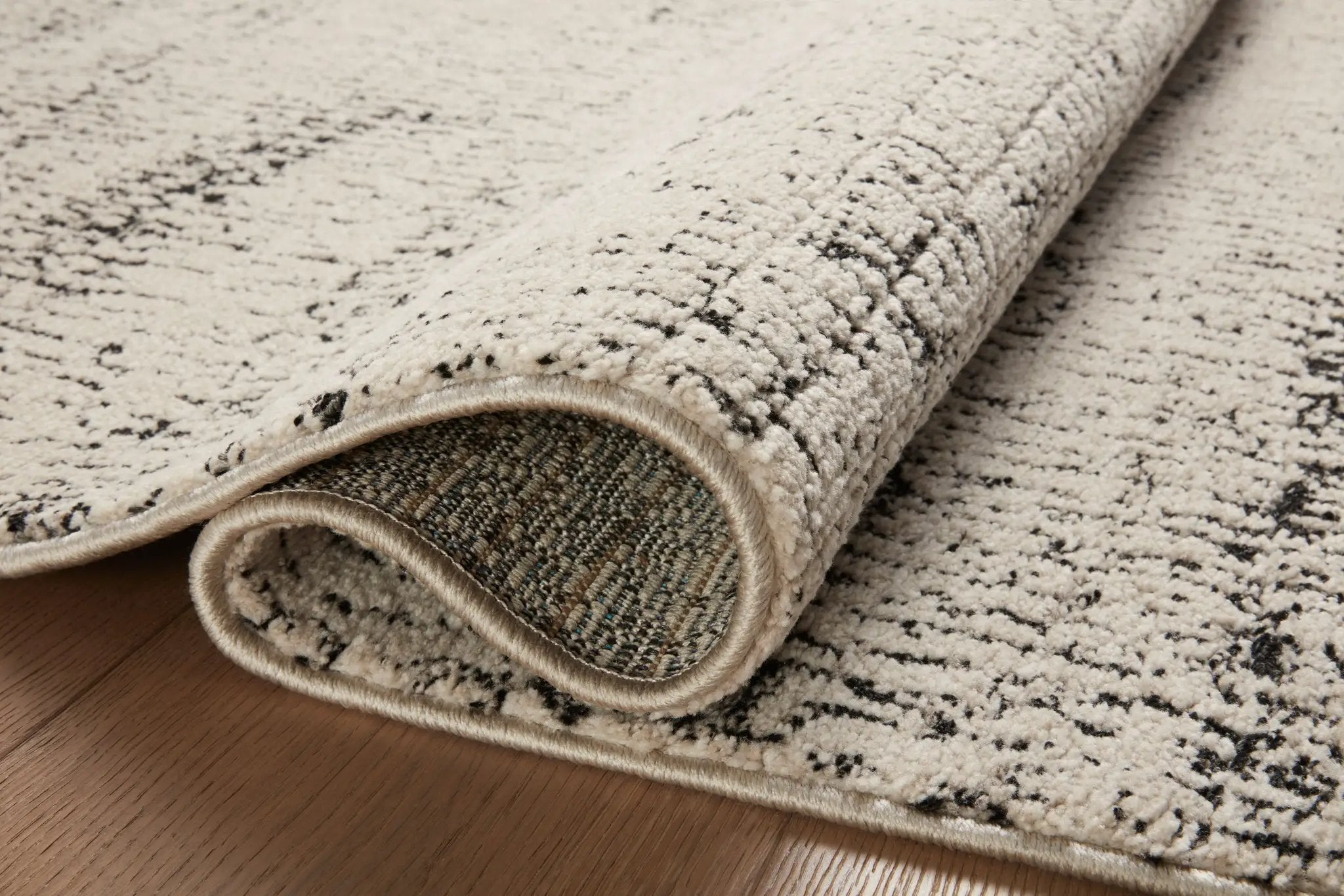Darby DAR-02 Oatmeal / Charcoal Area Rug by Loloi