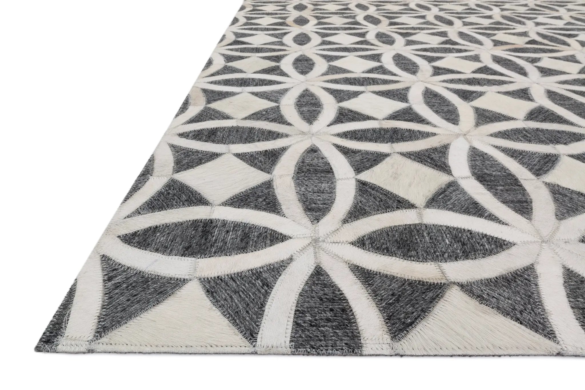 Dorado DB-06 Graphite / Ivory Area Rug by Loloi