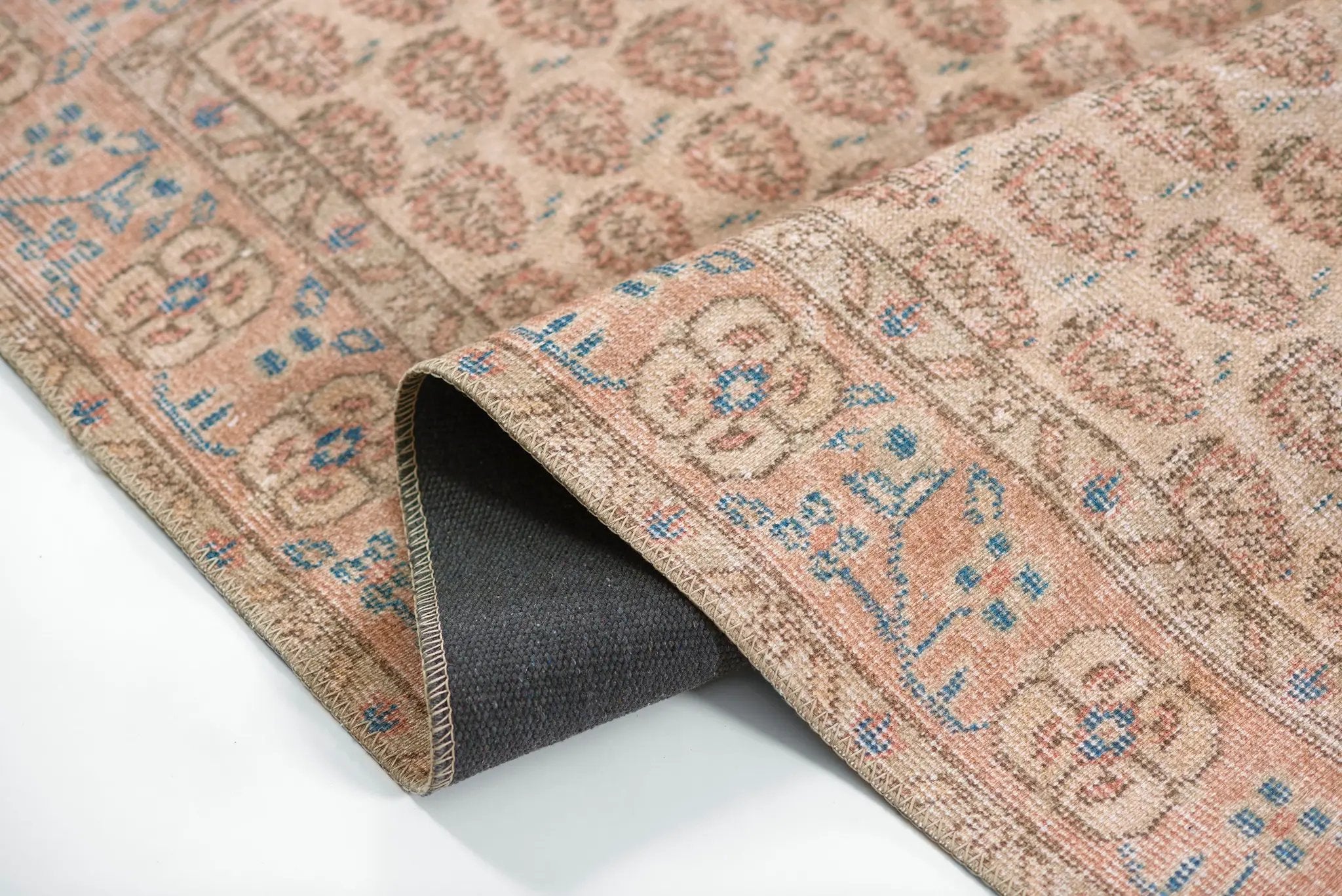Dorset DOR-2 (Woodstock) Blush Area Rug by Erin Gates by Momeni