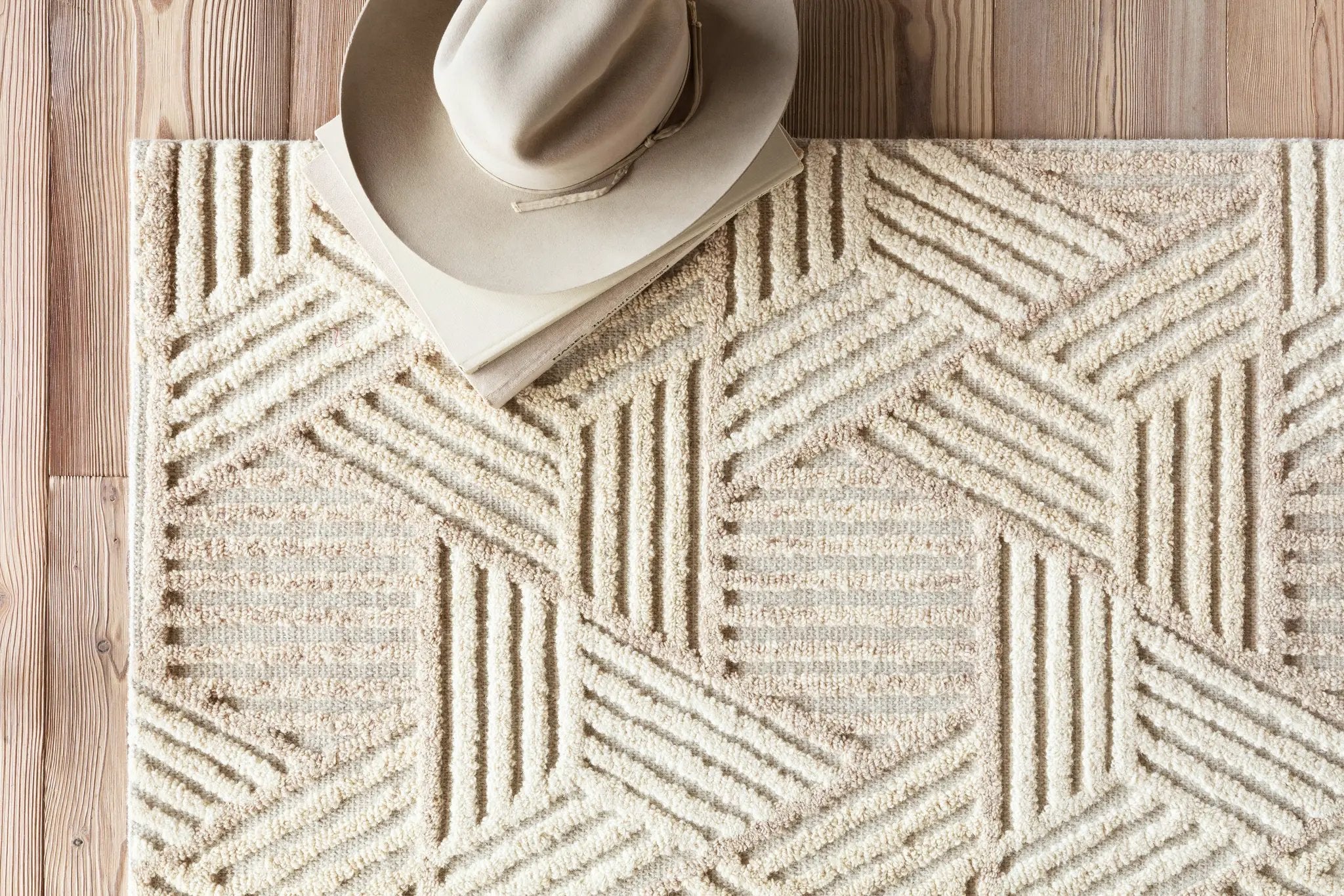 Ehren EHR-04 Oatmeal / Ivory Area Rug by Loloi