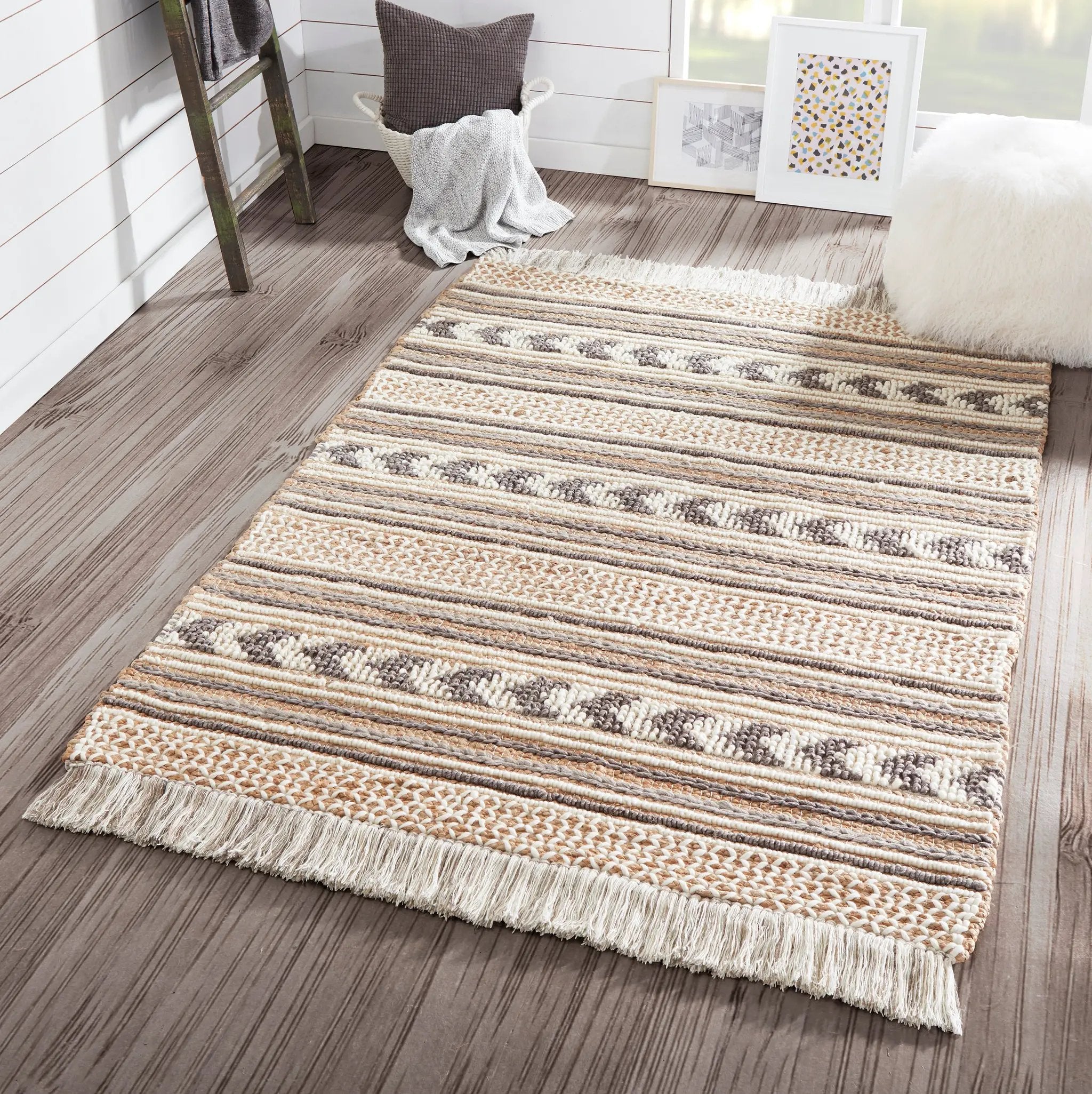 Esme ESM-1 Charcoal Area Rug by Momeni