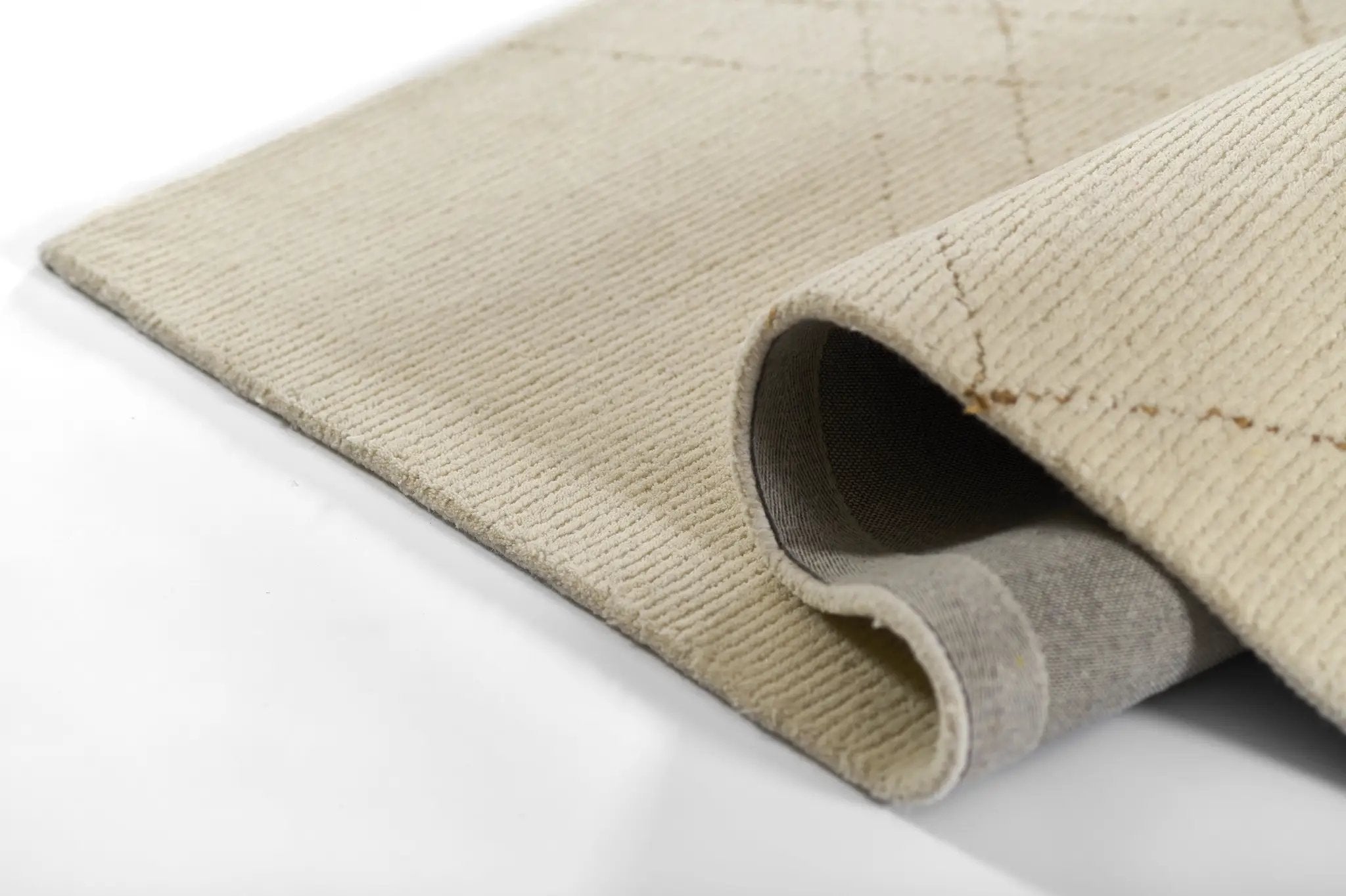 Everett EVT-4 Ivory Area Rug by Momeni