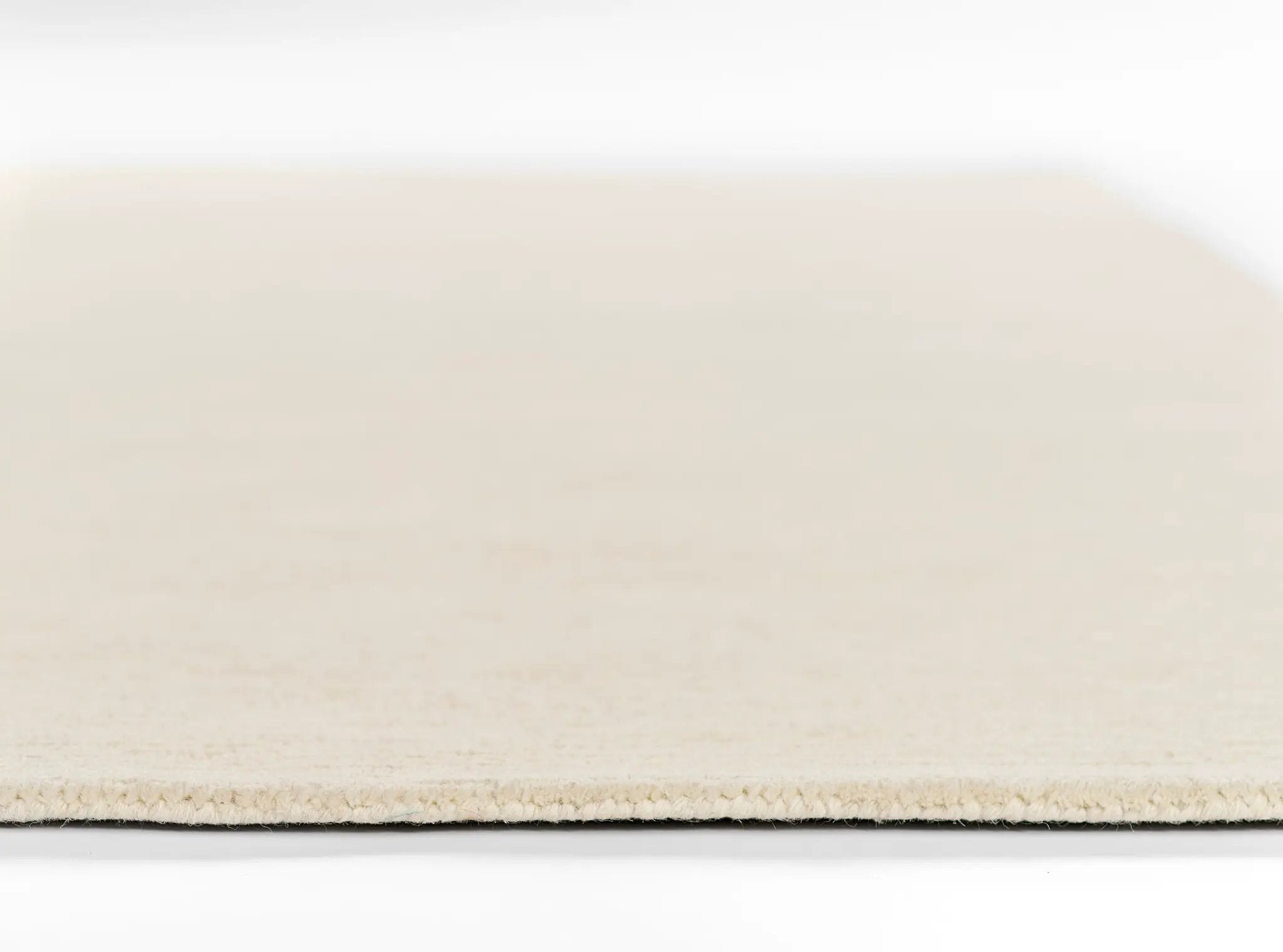 Everett EVT-8 Ivory Area Rug by Momeni