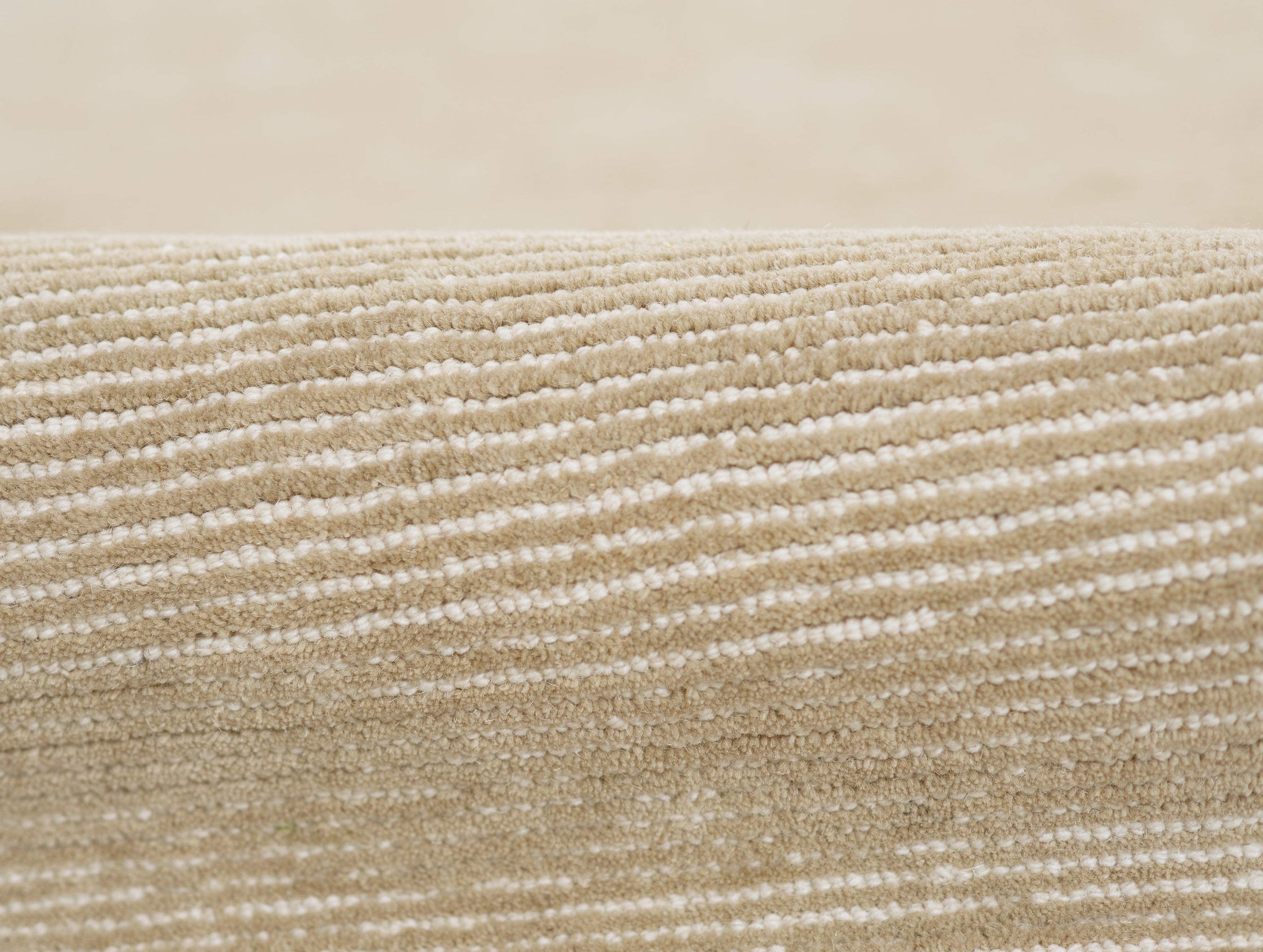 Momeni Everett EVT-8 Taupe Hand Tufted Area Rug