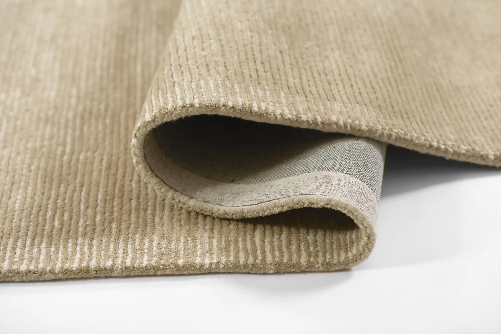 Everett EVT-8 Taupe Area Rug by Momeni