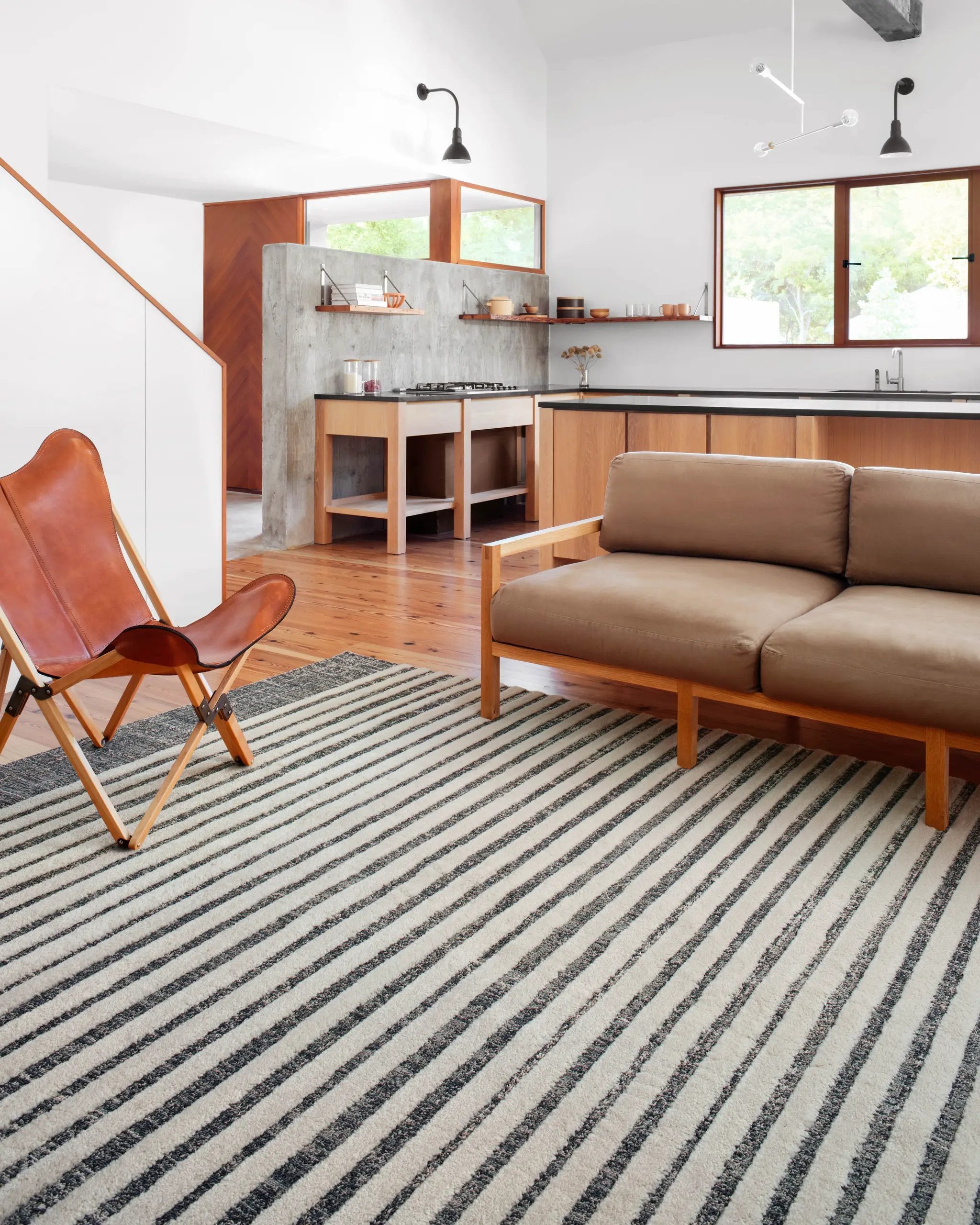 Hagen HAG-01 White / Ocean Area Rug by Loloi