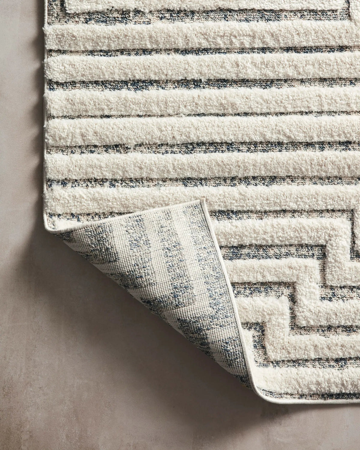 Hagen HAG-03 White / Sky Area Rug by Loloi