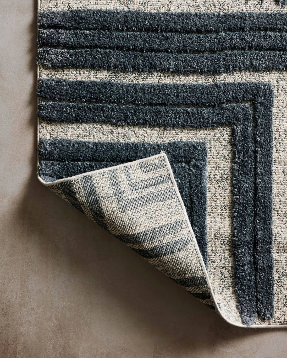 Hagen HAG-05 Blue / White Area Rug by Loloi