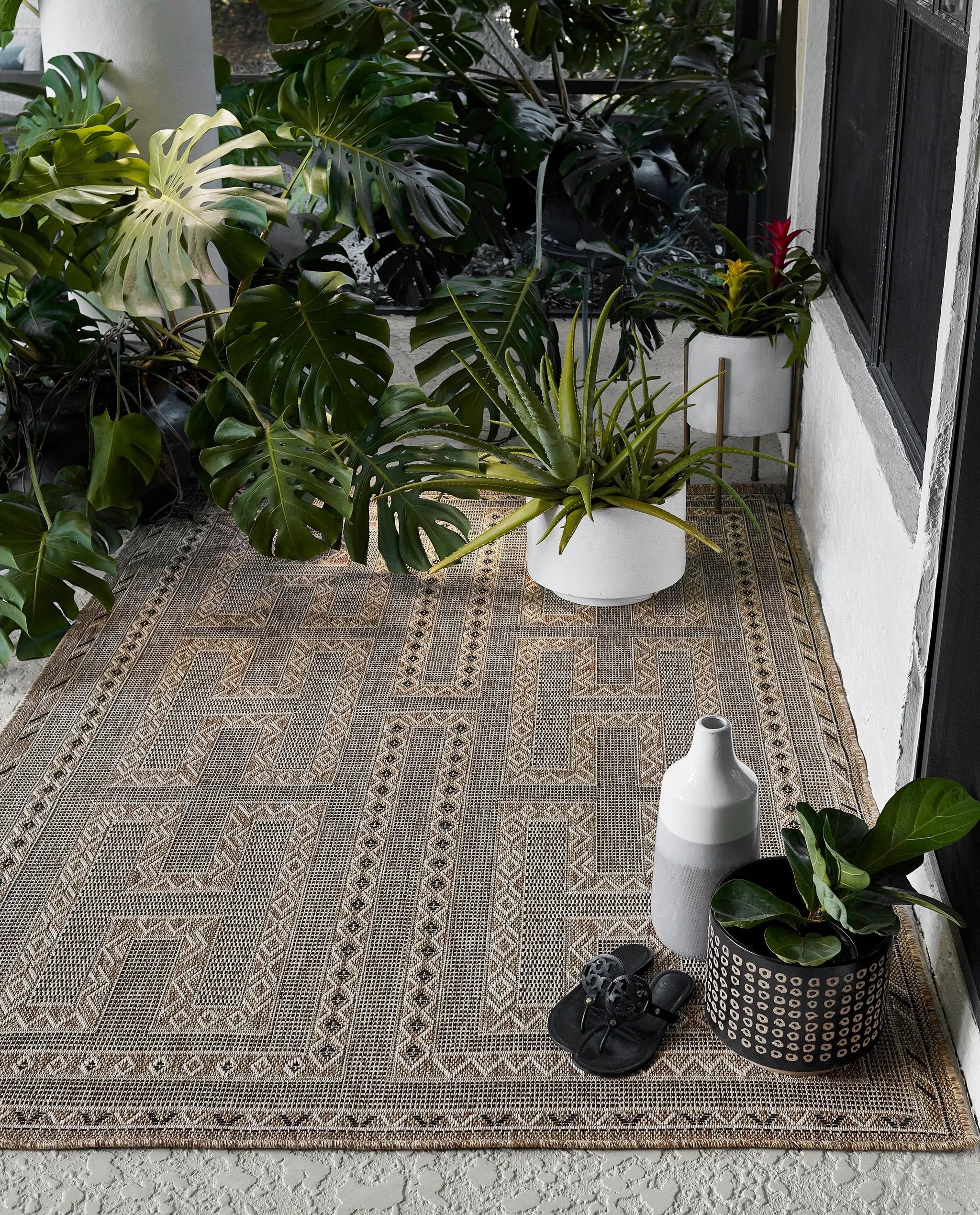 Hampton HAM-2 Natural Area Rug by Momeni