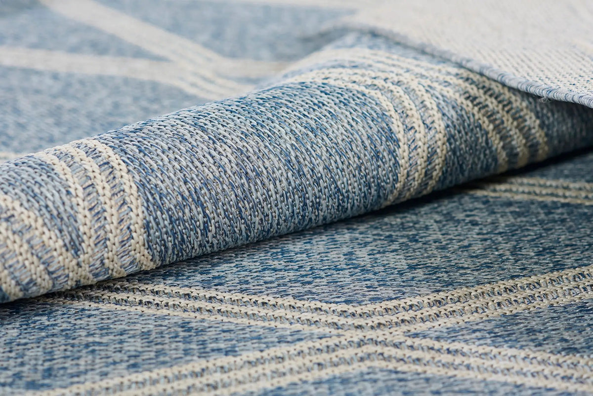 Hampton HAM-5 Blue Area Rug by Momeni