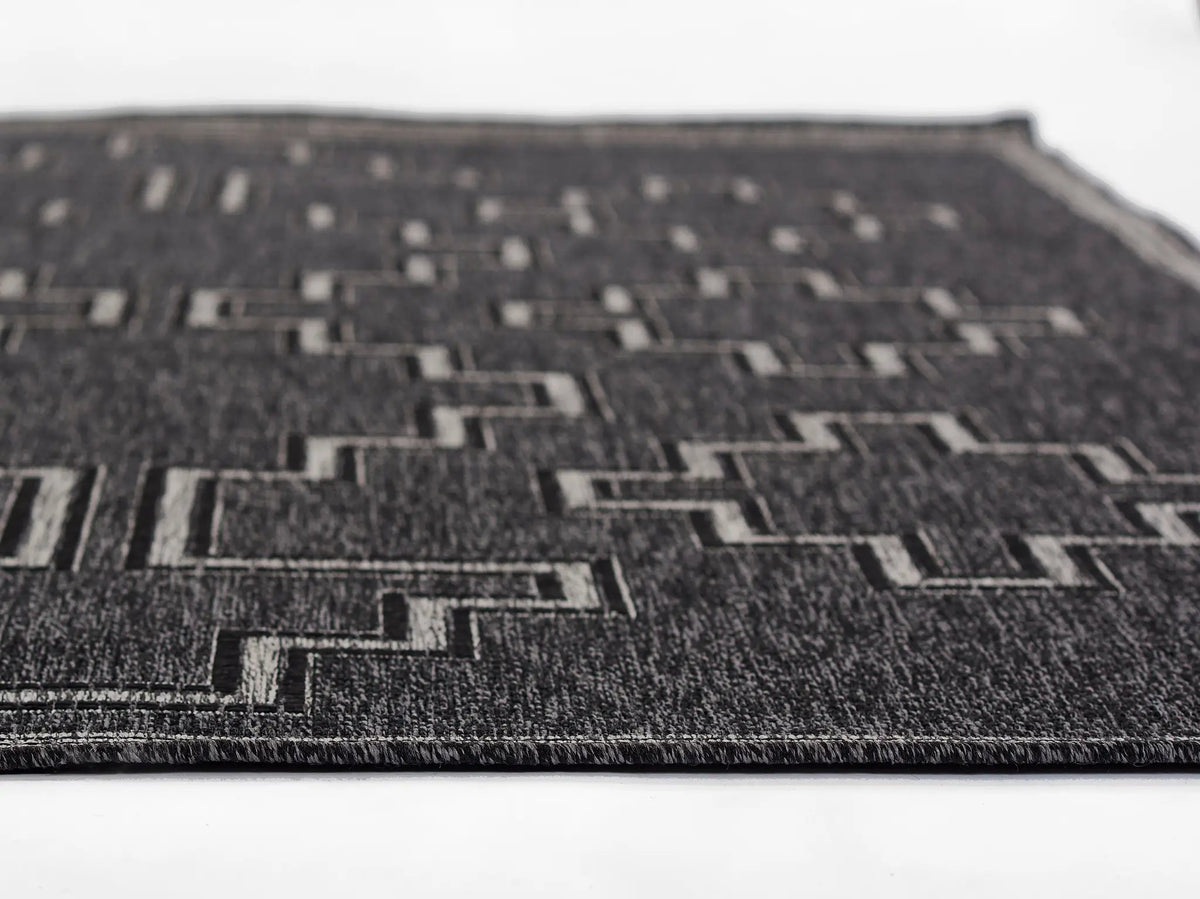 Hampton HAM-9 Black Area Rug by Momeni