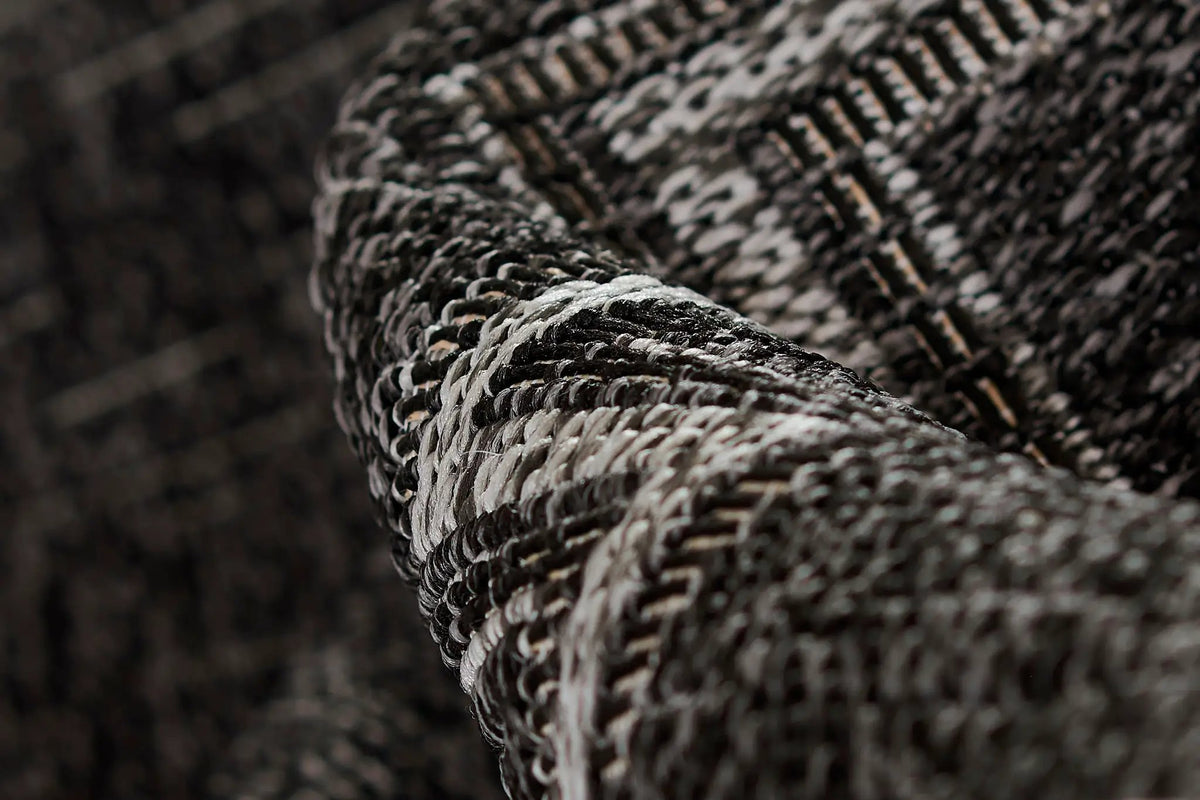 Hampton HAM-9 Black Area Rug by Momeni